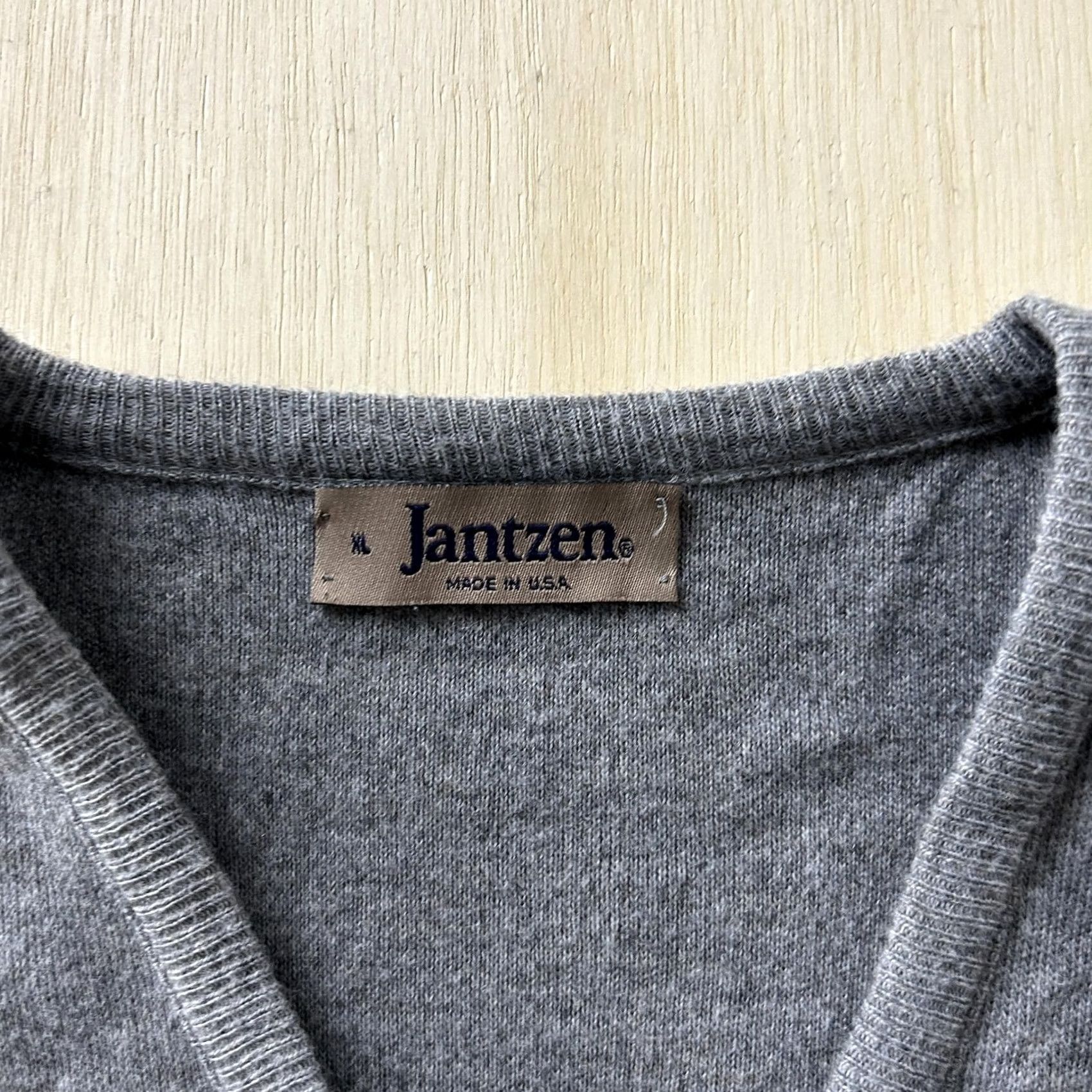 Jantzen VINTAGE Jantzen Sweater Mens XL Gray V Neck Tight Knit Pullover Made In USA Size US XL / EU 56 / 4 - 2 Thumbnail