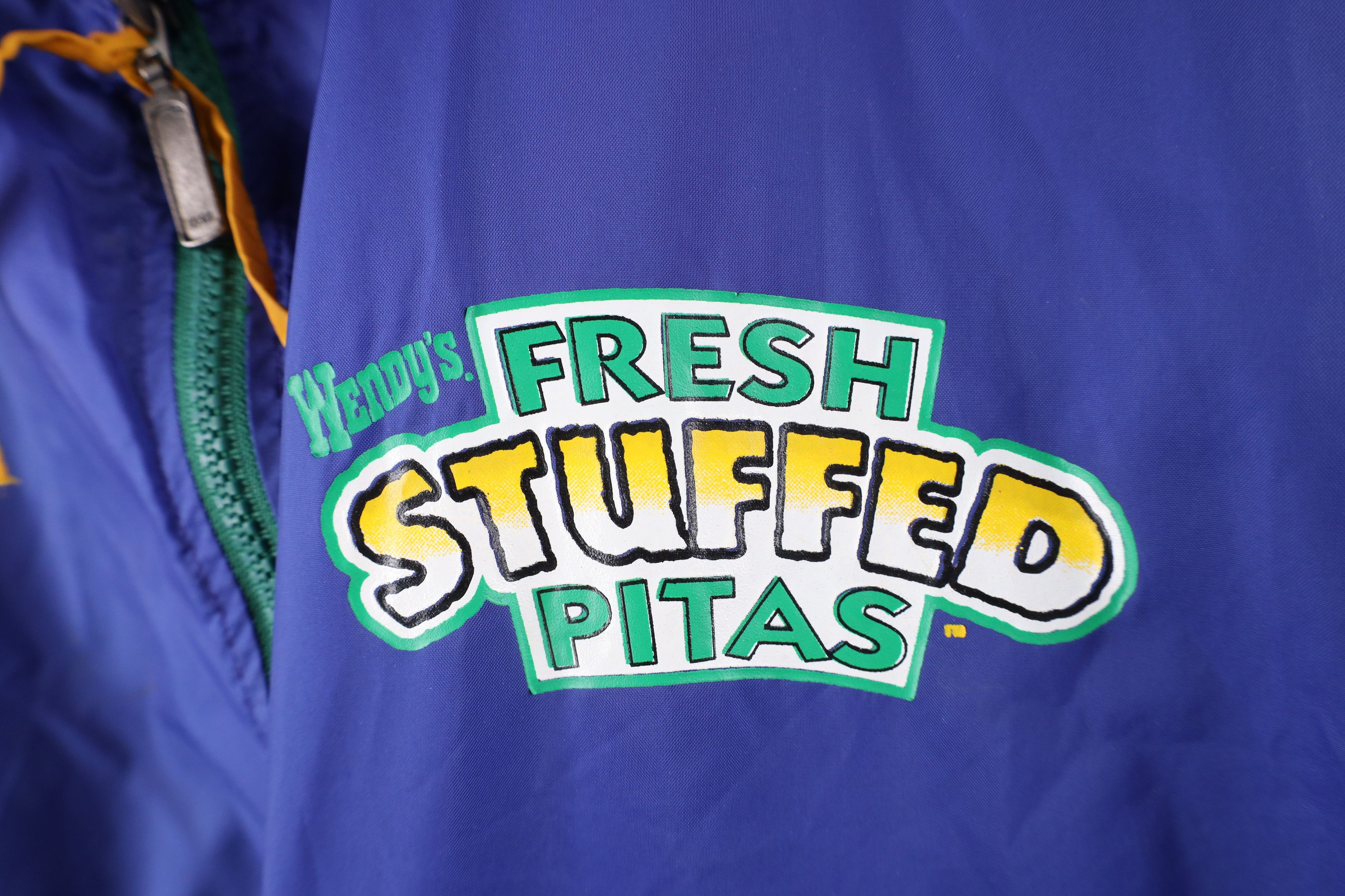 Vintage Vintage 90s Wendys Food Fresh Stuffed Pitas Hooded Jacket Size US XL / EU 56 / 4 - 4 Thumbnail