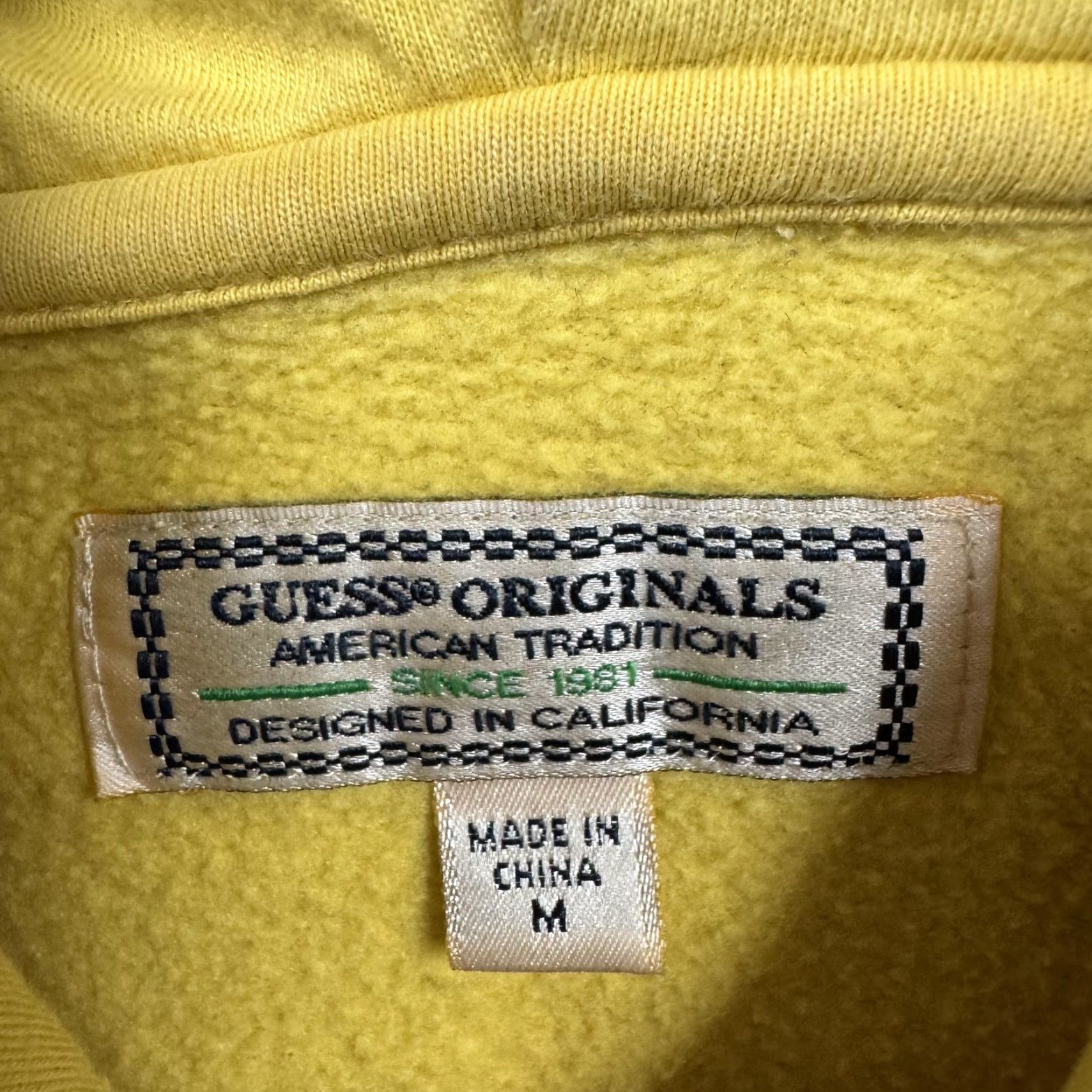 Guess GUESS Hoodie Mens M Yellow Pullover Fleece Graphic Logo Sweatshirt Est 1981 Size US M / EU 48-50 / 2 - 7 Thumbnail