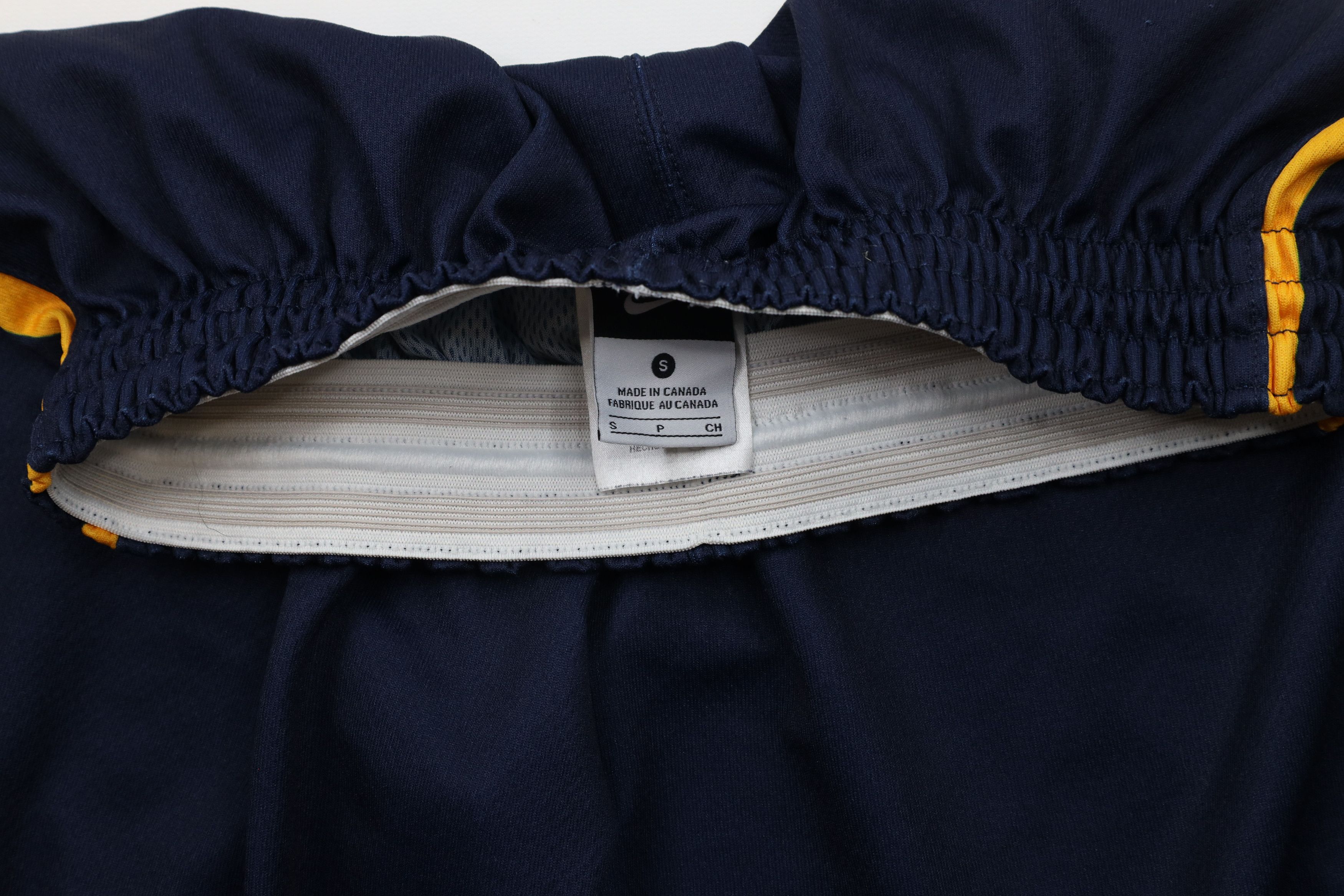 Nike × Vintage Nike Issued University of Toledo Basketball Shorts Blue Size US 30 / EU 46 - 7 Thumbnail