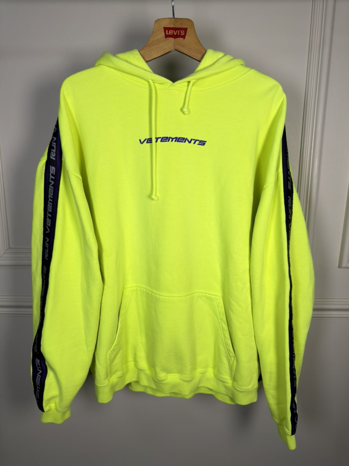 Vetements *RARE* VETEMENTS RUN TAPE LOGO OVERSIZED SWEATER HOODIE Size US M / EU 48-50 / 2 - 1 Thumbnail