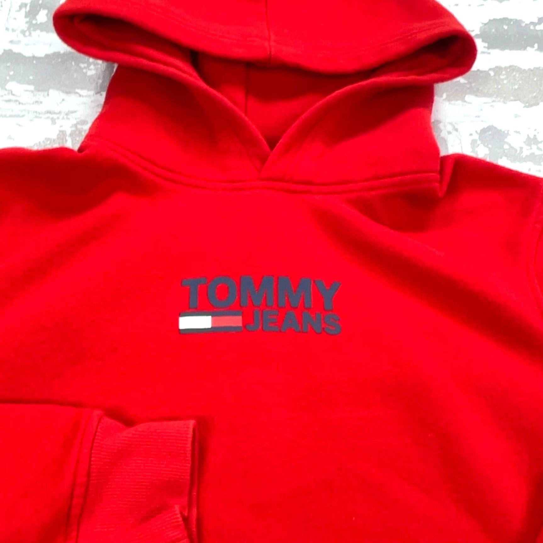 Tommy Hilfiger VINTAGE Tommy Hilfiger Hoodie Men Medium Red Sweatshirt Sweater Spell Out VTG Y2K Size US M / EU 48-50 / 2 - 2 Thumbnail
