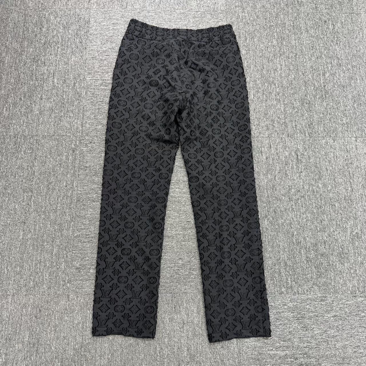Louis Vuitton louis vuitton embossed casual pants. Size US 38 / EU 54 - 2 Thumbnail