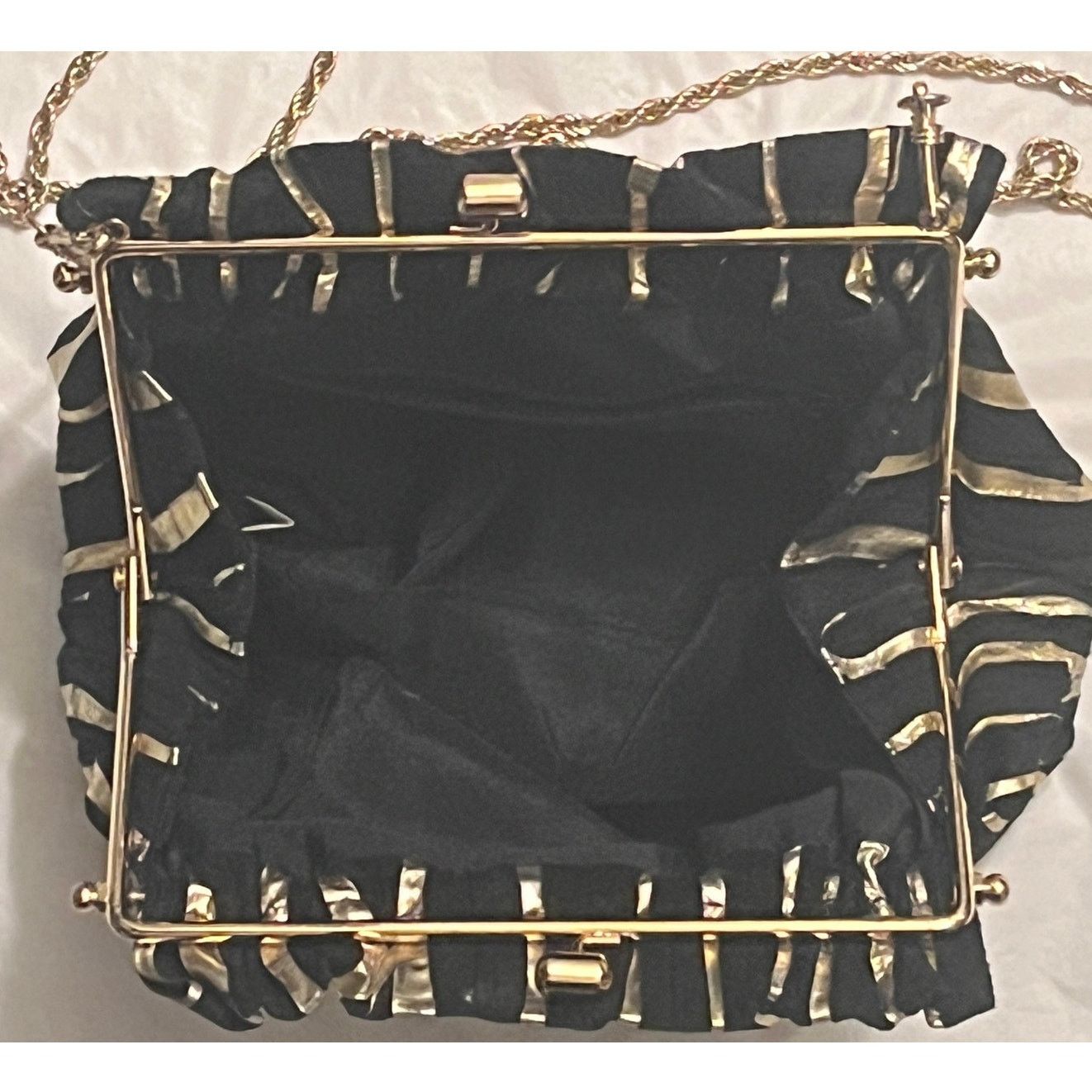 Other Black and Gold Fabric Evening Bag Crossbody Shoulder Purse Size ONE SIZE - 6 Thumbnail