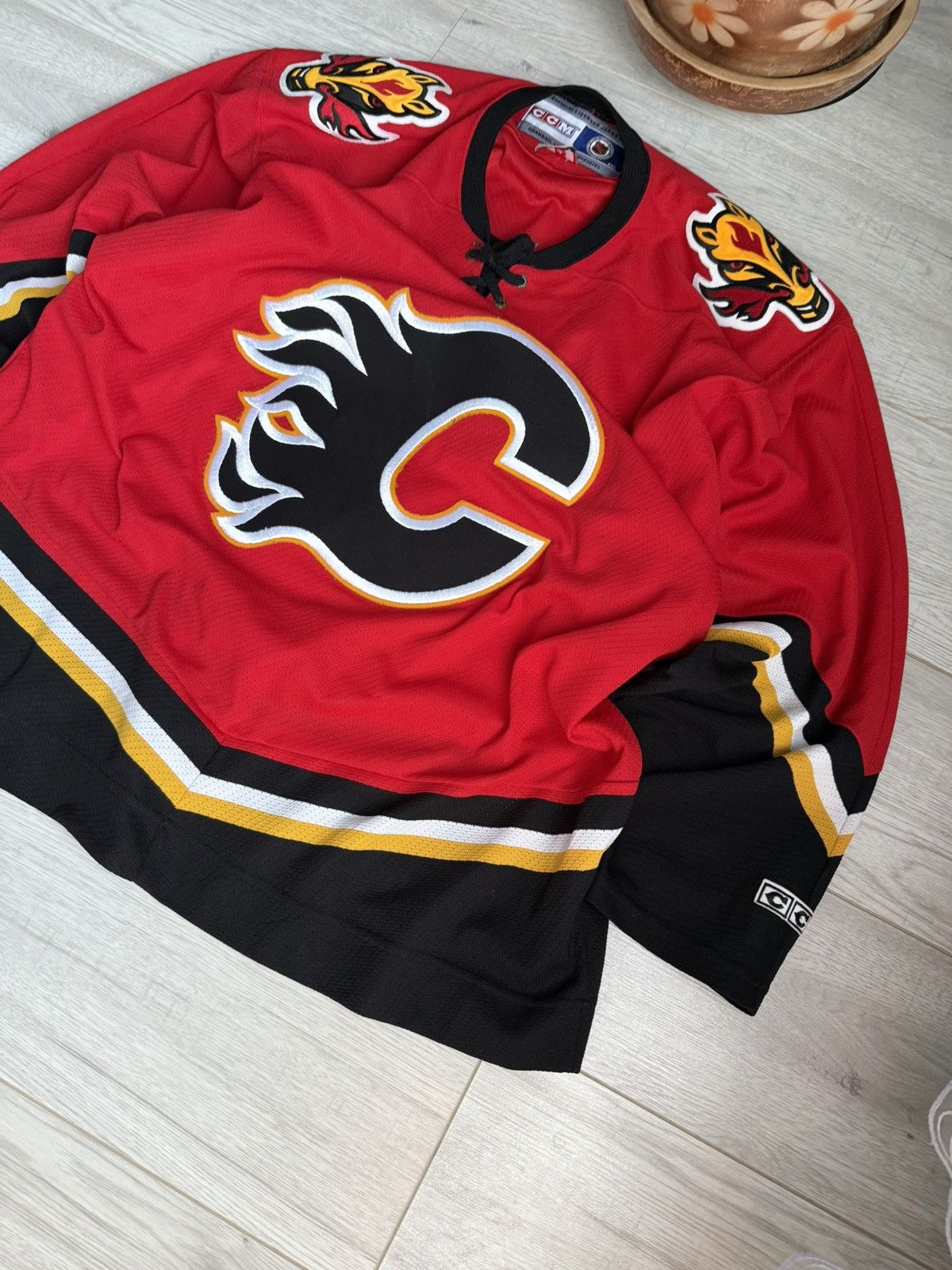 Ccm Calgary Flames hockey jerseys shirt ccm 90’s Size US XL / EU 56 / 4 - 2 Thumbnail