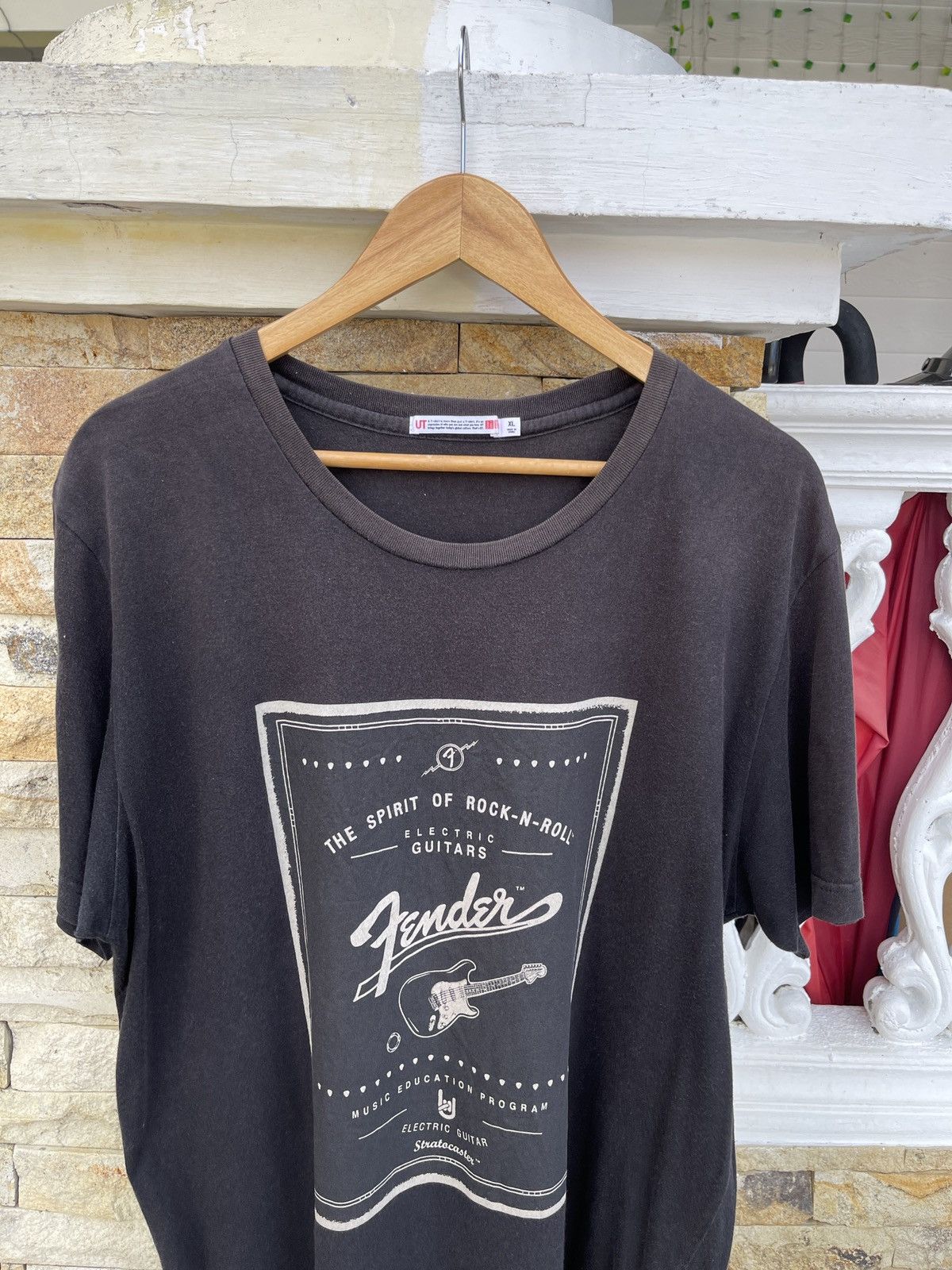 Last Drop🔥Sun Faded FENDER The Spirit Rock N Roll Guitar Tee