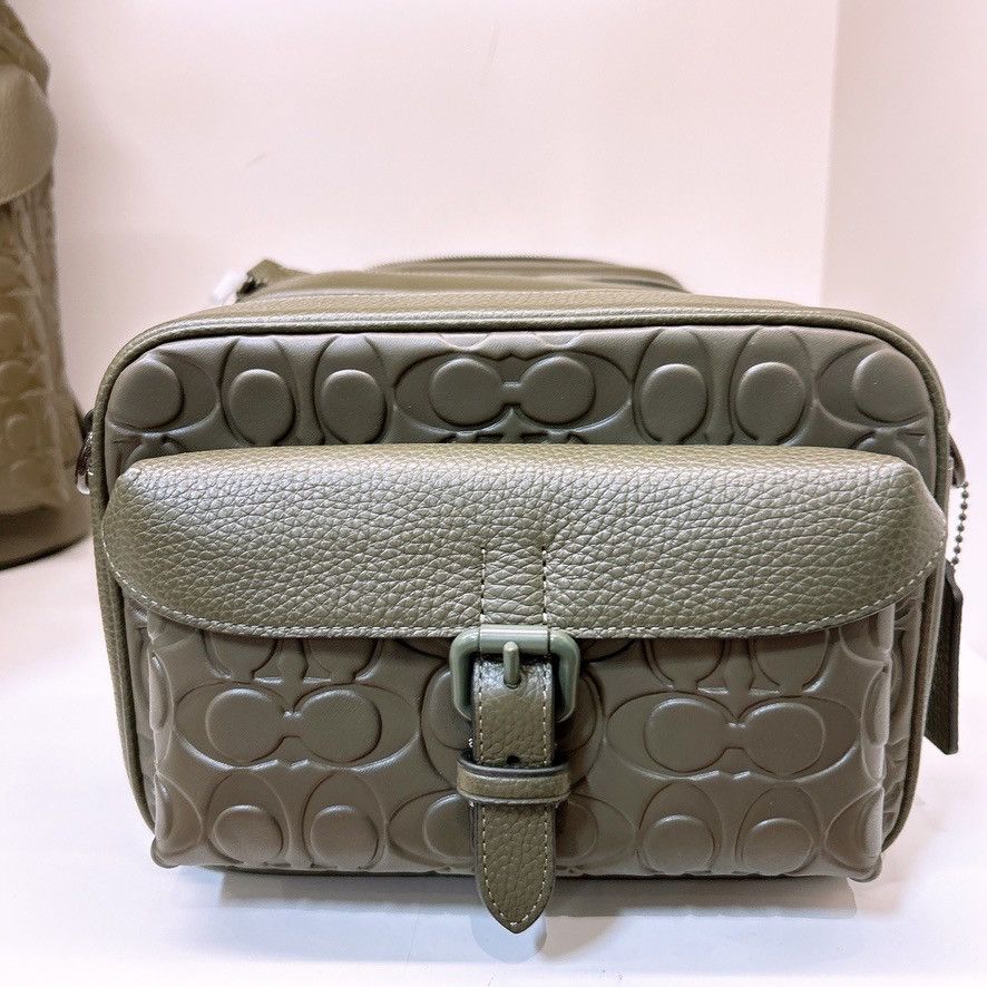 Warner Crossbody Bag In Signature Leather CAJ83