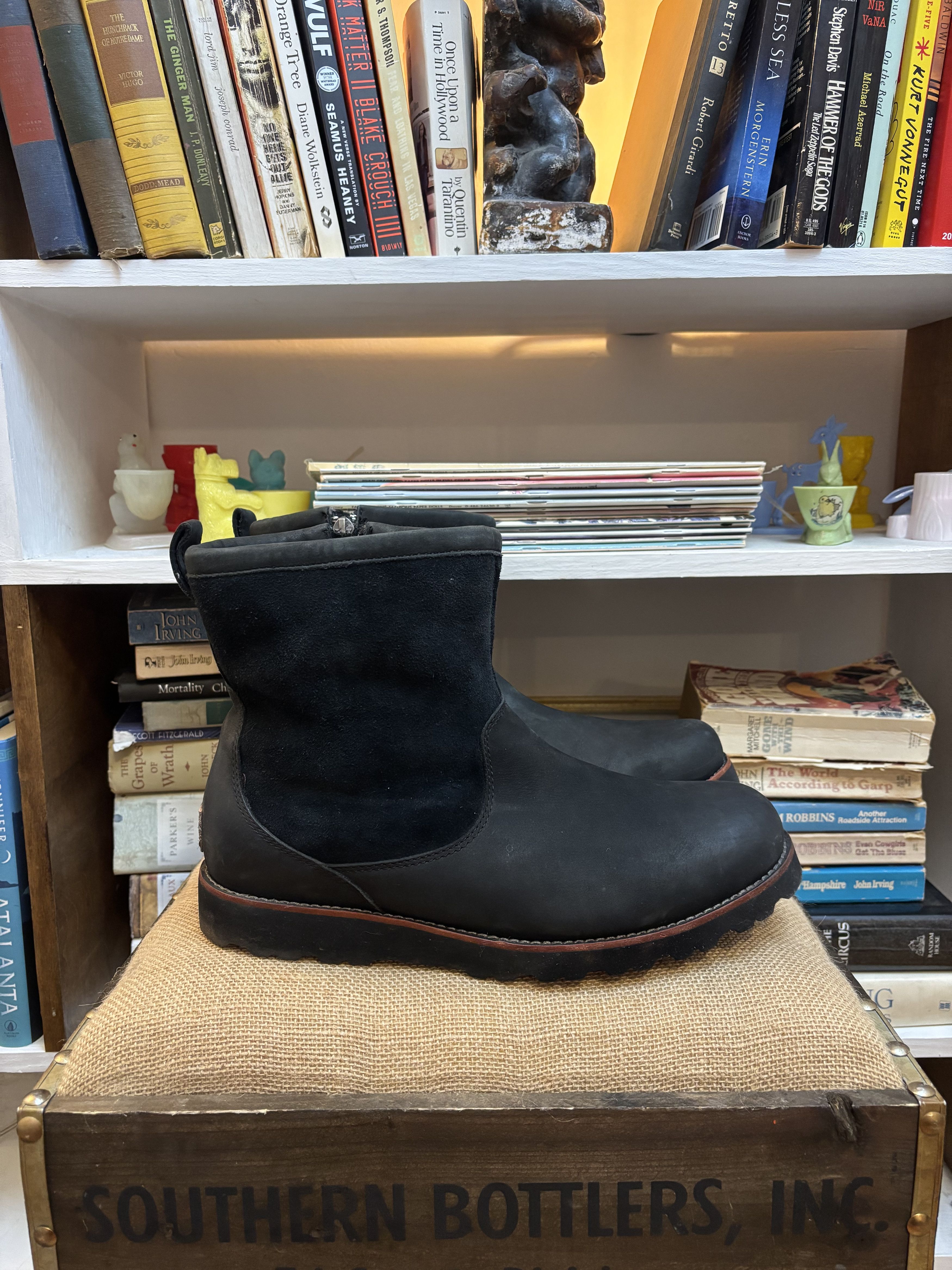 UGG MEN HENDREN WATERPROOF LEATHER BOOTS