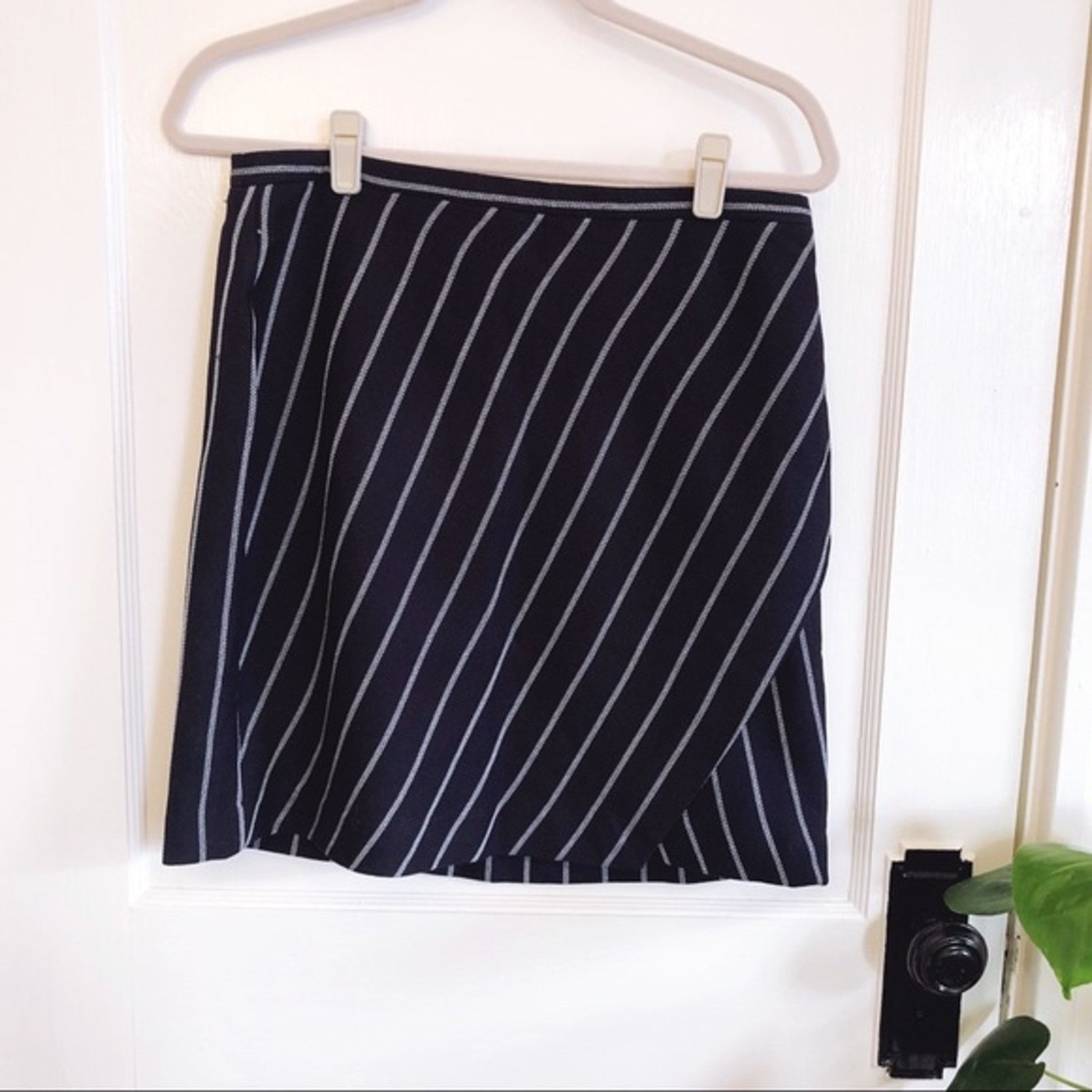 Banana Republic Banana Republic Navy Stripe Wrap A-Line Skirt Size 28" / US 6 / IT 42 - 1 Thumbnail