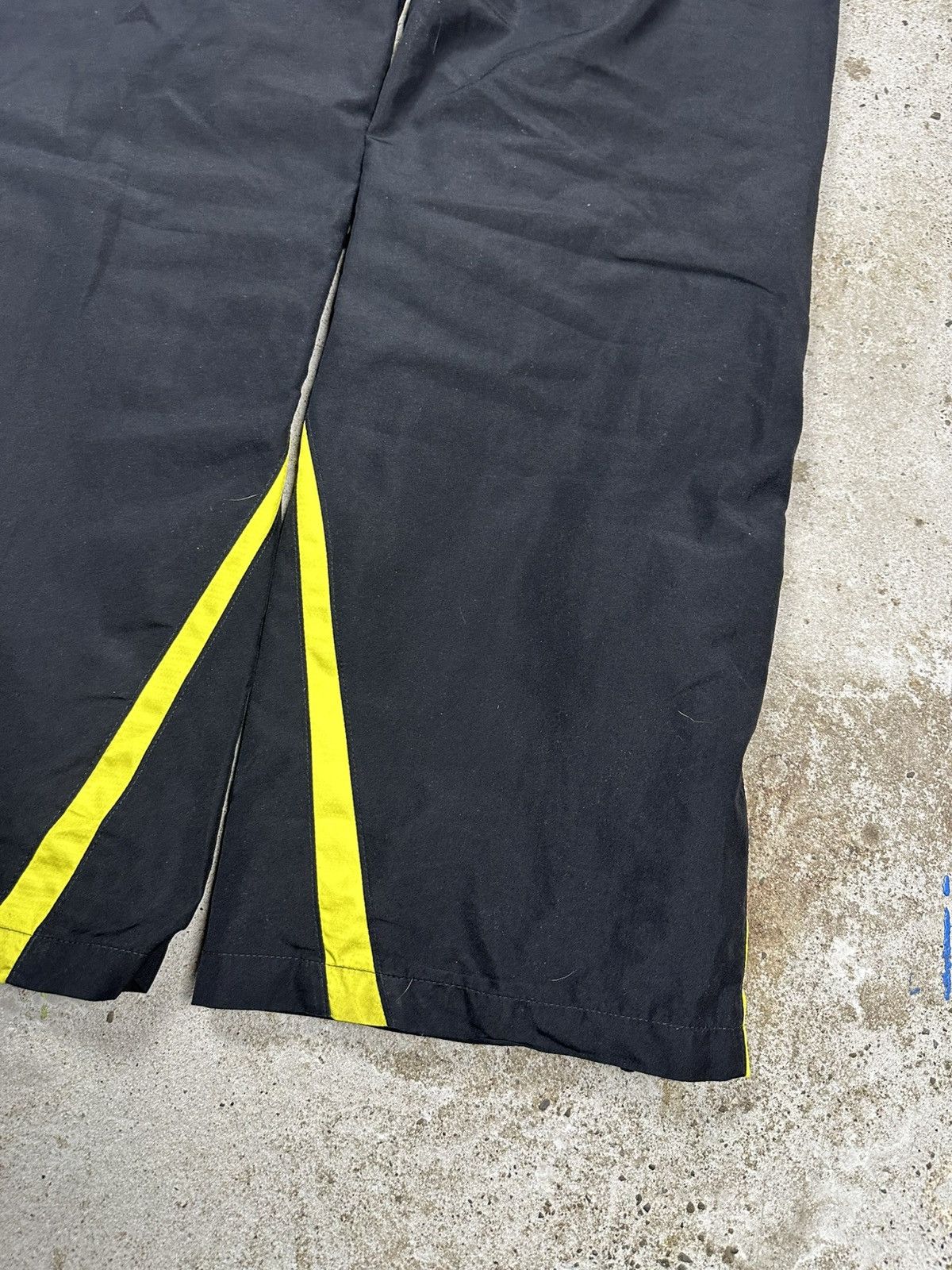 Puma Puma x Borussia Dortmund Black Baggy Track Pants Size US 30 / EU 46 - 12 Thumbnail
