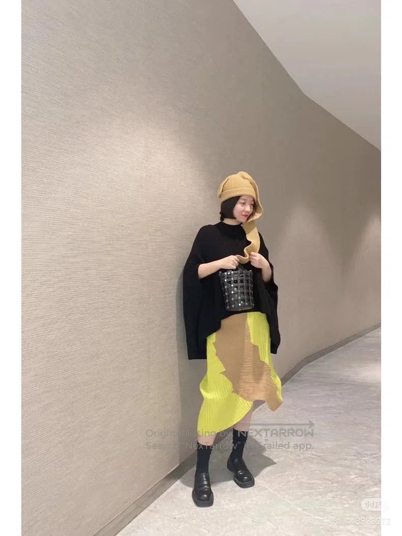 Issey Miyake Issey Miyake Double Knit Series Skirt Yellow Beige Size 25" / US 0 / IT 36 - 3 Thumbnail