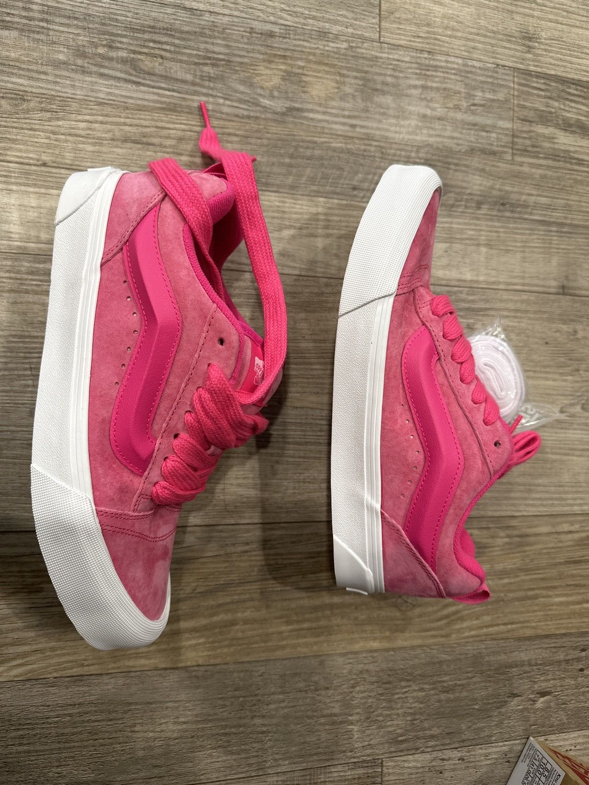 Vans Nubuck Pink Glow Knu Skool Vans Size US 8.5 / EU 41-42 - 2 Thumbnail