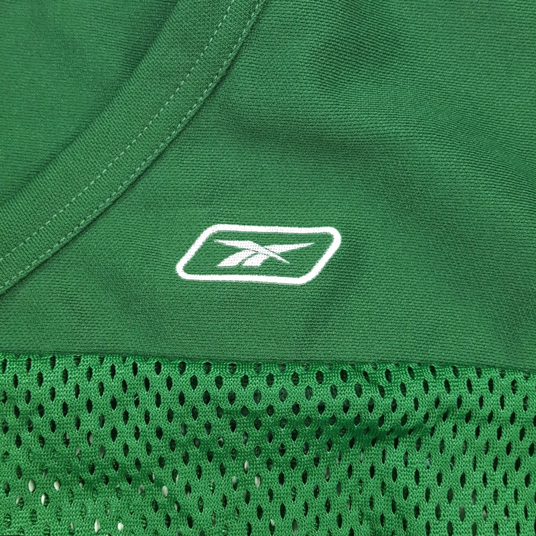 Reebok VINTAGE Reebok Green Football Jersey T-Shirt Men XL Warmup Dark Green Y2K Short Sleeve V-Neck Graphic Print 90s Retro Sports Casual Mens Size US XL / EU 56 / 4 - 4 Thumbnail