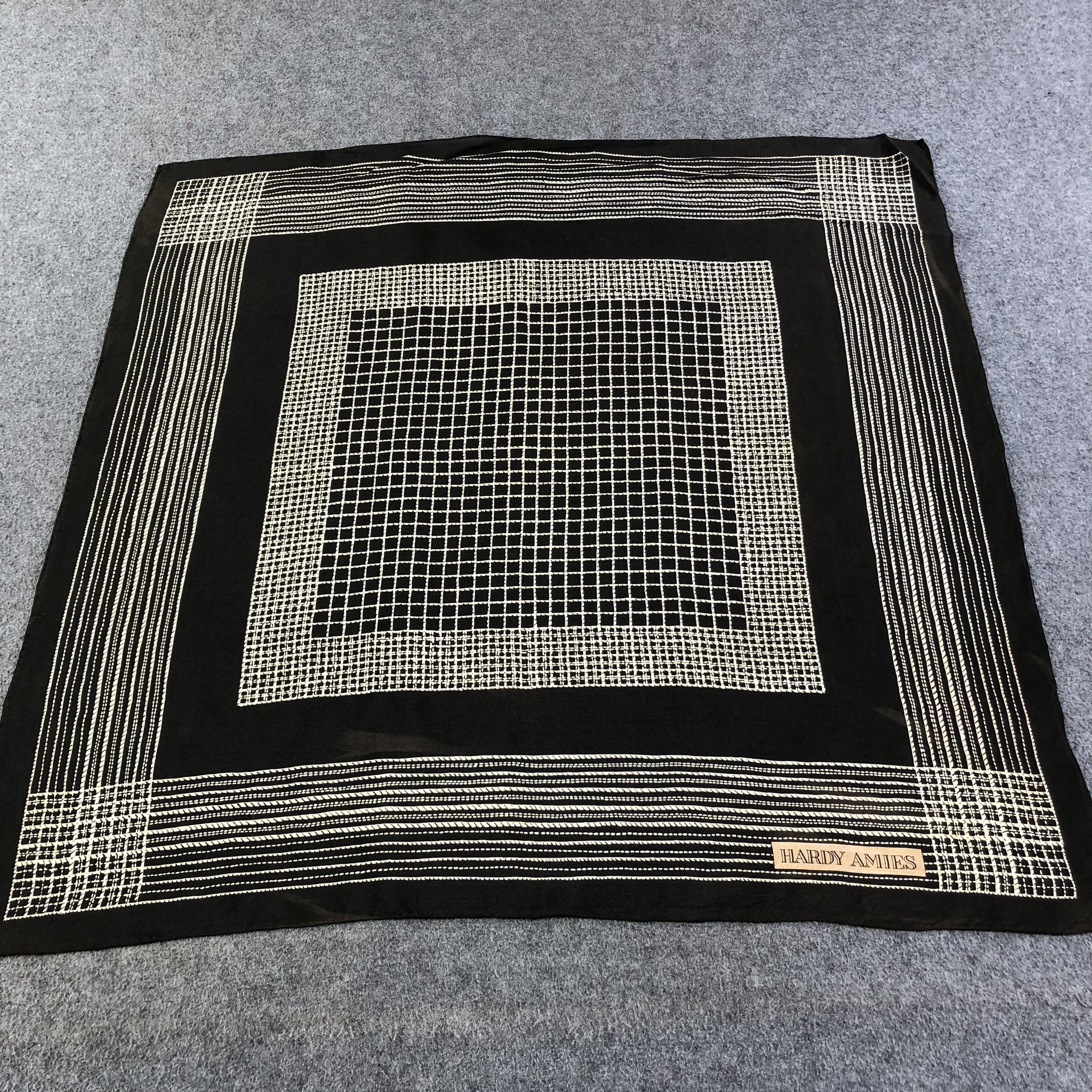 Hardy Amies Hardy Amies Silk Scarf M547 Size ONE SIZE - 1 Thumbnail