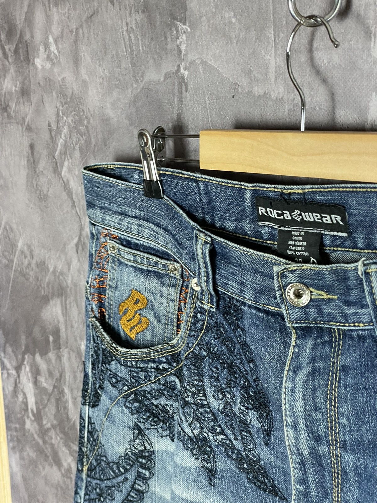 Japanese Brand × Vintage Crazy vintage Y2K baggy embroidered Rocawear denim jeans Size US 34 / EU 50 - 12 Thumbnail