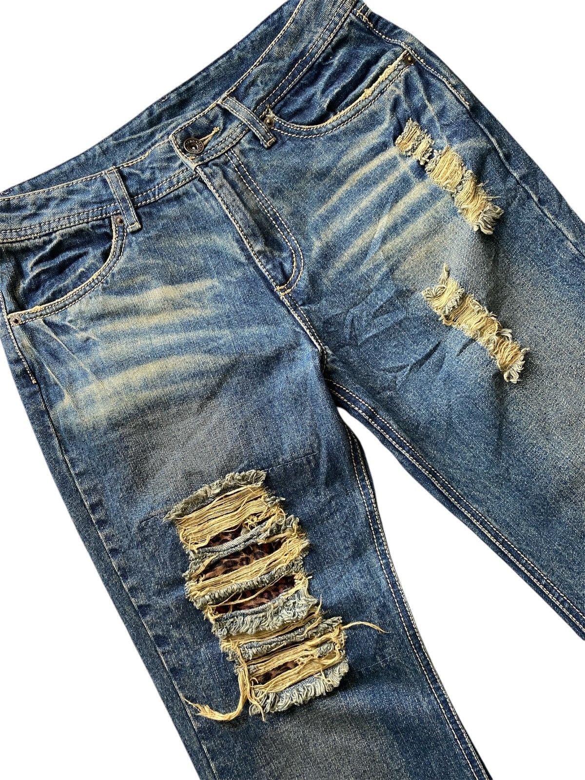 Japanese Brand × Vintage Vintage Japan Flared Distressed Leopard Denim Jeans 🍒 Size US 30 / EU 46 - 2 Thumbnail
