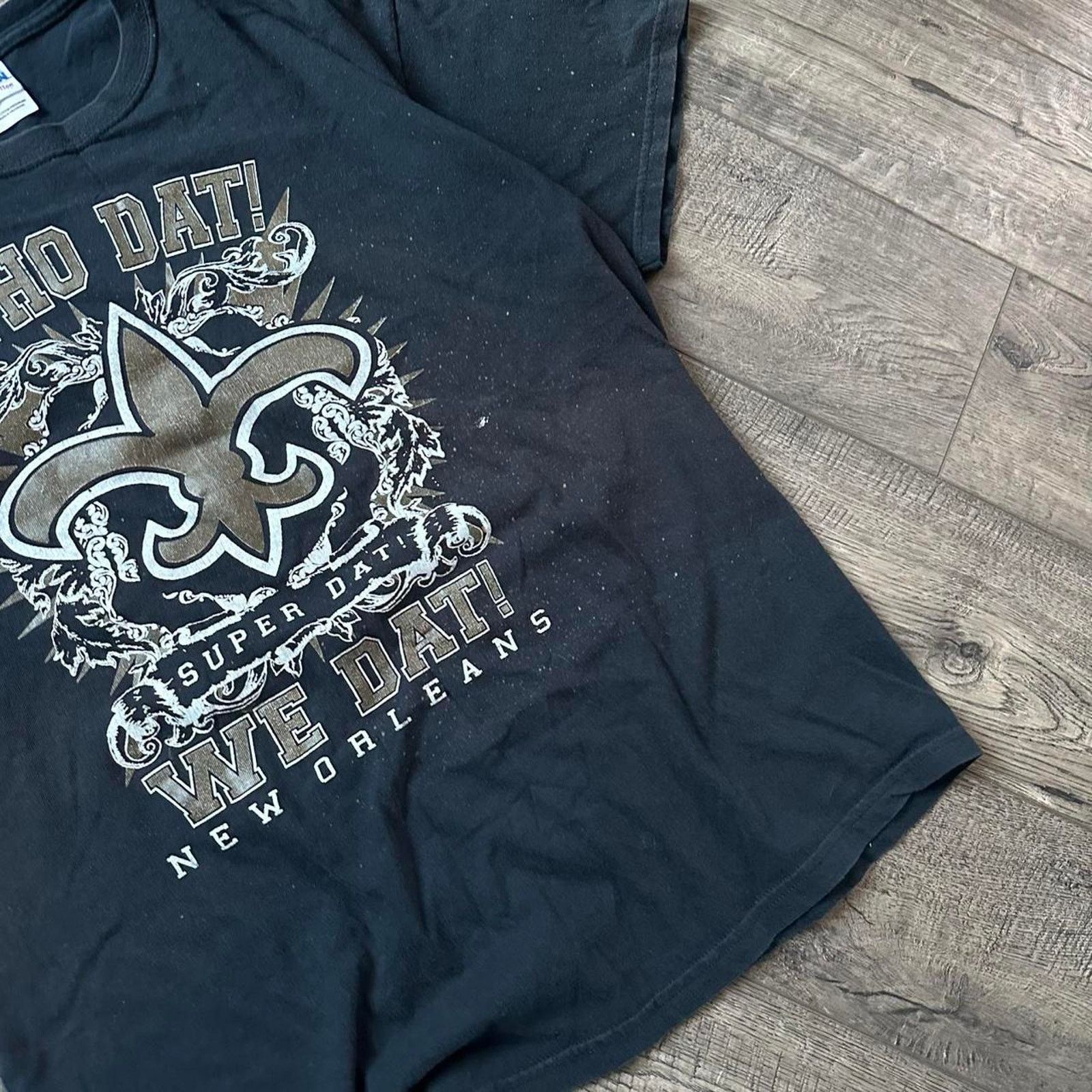 NFL Vintage 00s Black Faded New Orleans Saints NFL Football Tee Size US L / EU 52-54 / 3 - 4 Thumbnail