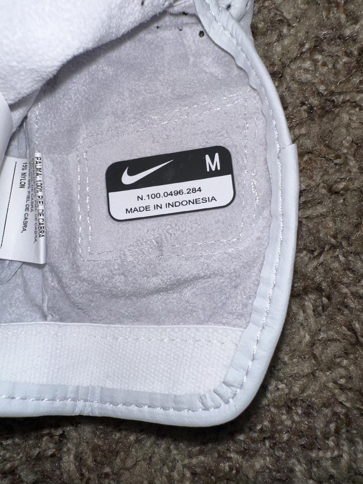 Nike Nike Tour Classic Men’s Regular White Left Golf Glove Size ONE SIZE - 10 Thumbnail