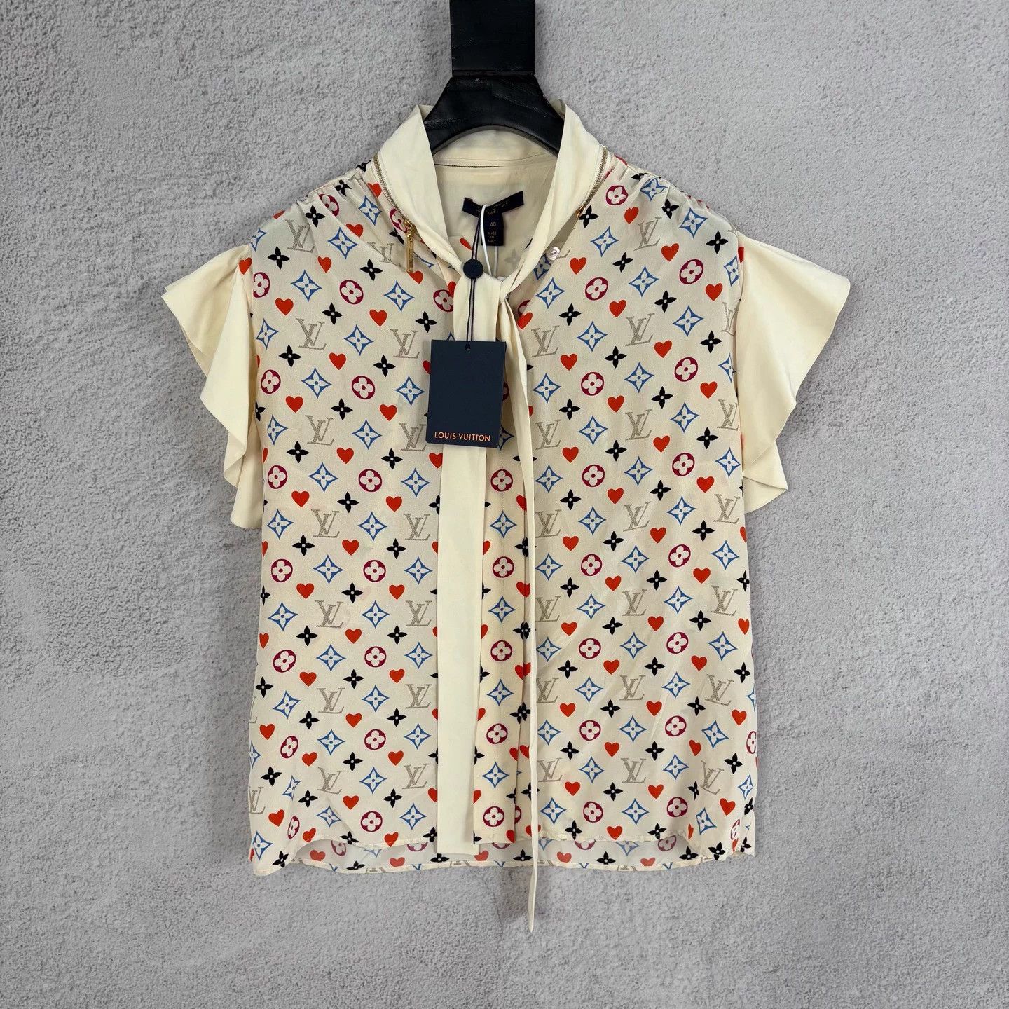 Louis Vuitton LV Ruffled Collar All Over Print Silk Women's Shirt Size M / US 6-8 / IT 42-44 - 1 Thumbnail