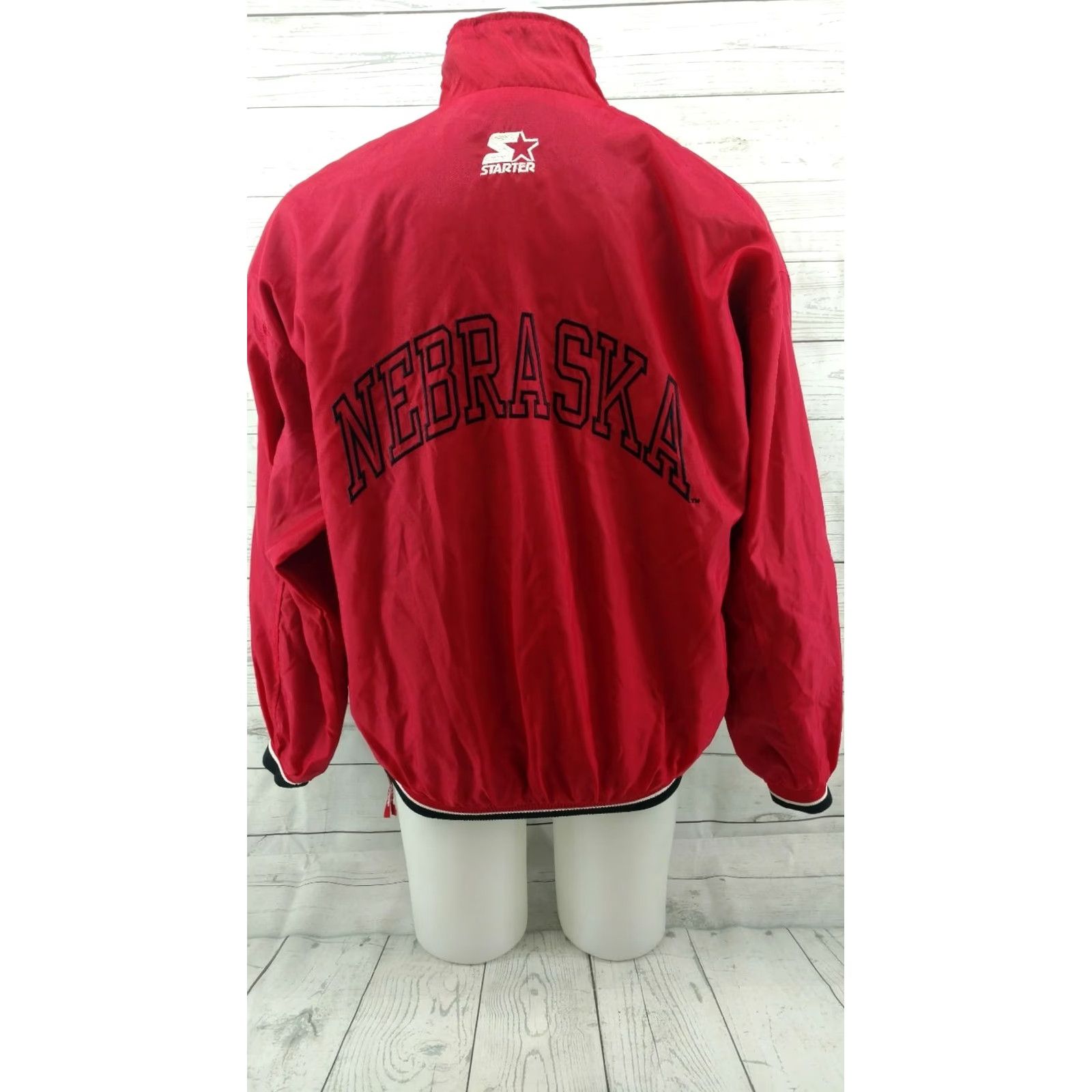 Starter Huskers Starter Windbreaker Jacket Large Red Men Travel Pullover Jacket Nebraska University of Nebraska Lincoln Windbreaker Size US L / EU 52-54 / 3 - 6 Thumbnail
