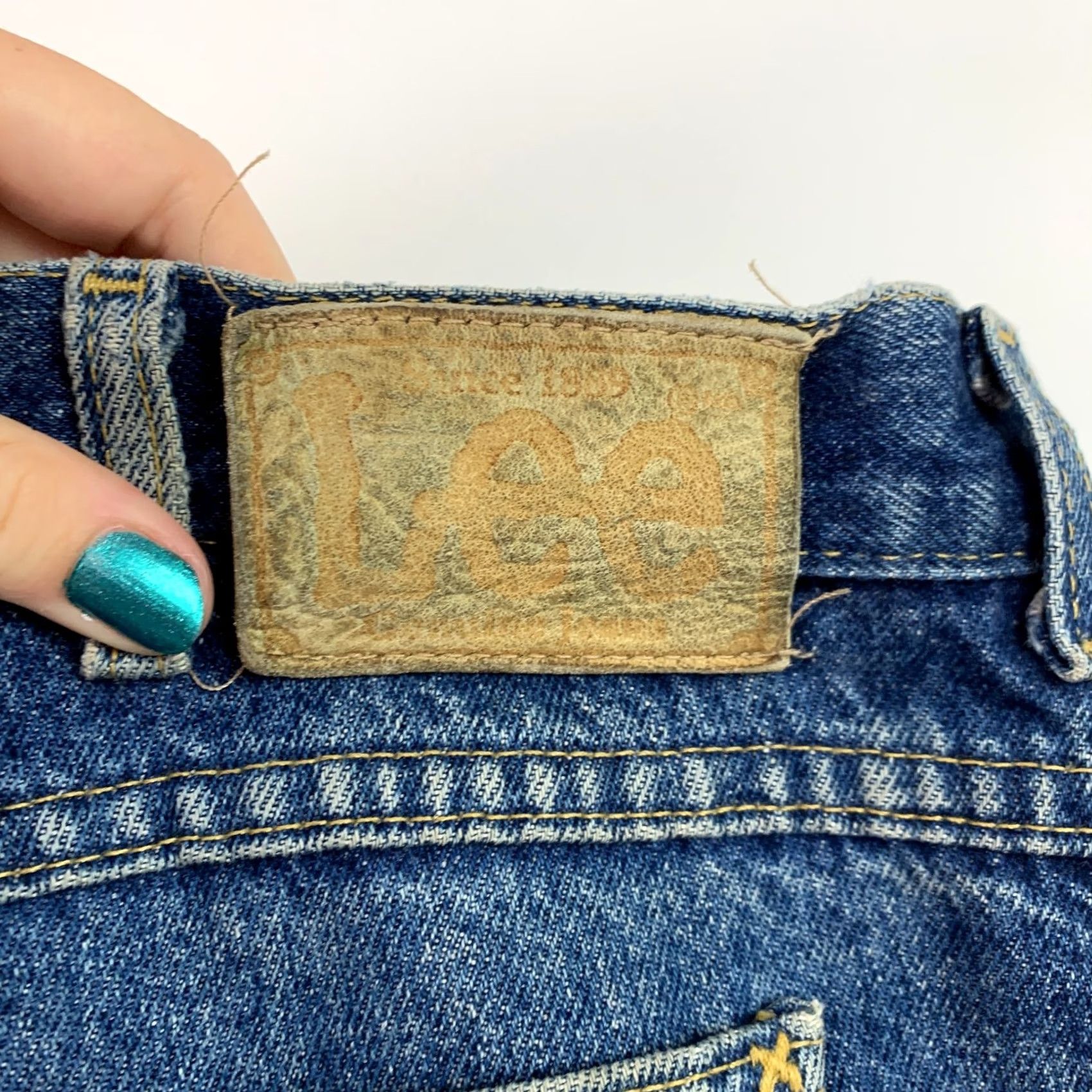 Lee VINTAGE Lee Jeans Size 42 x 30 Regular 100% Cotton Medium Wash Union Made Mens Jeans Density 27.5" Inseam Blue Straight 42x30 Beige? Size US 42 / EU 58 - 4 Thumbnail
