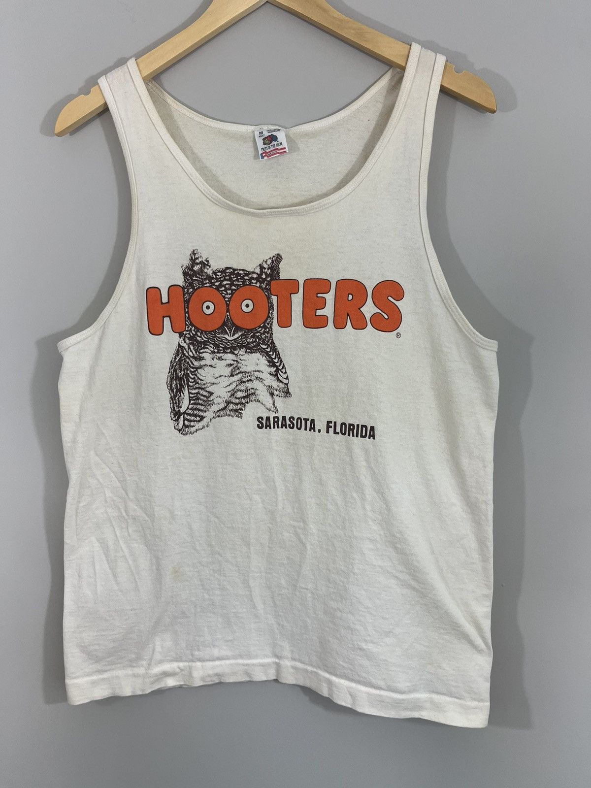 Vintage Single Stitch Hooters Distressed Retro Tank Top Size US M / EU 48-50 / 2 - 1 Thumbnail