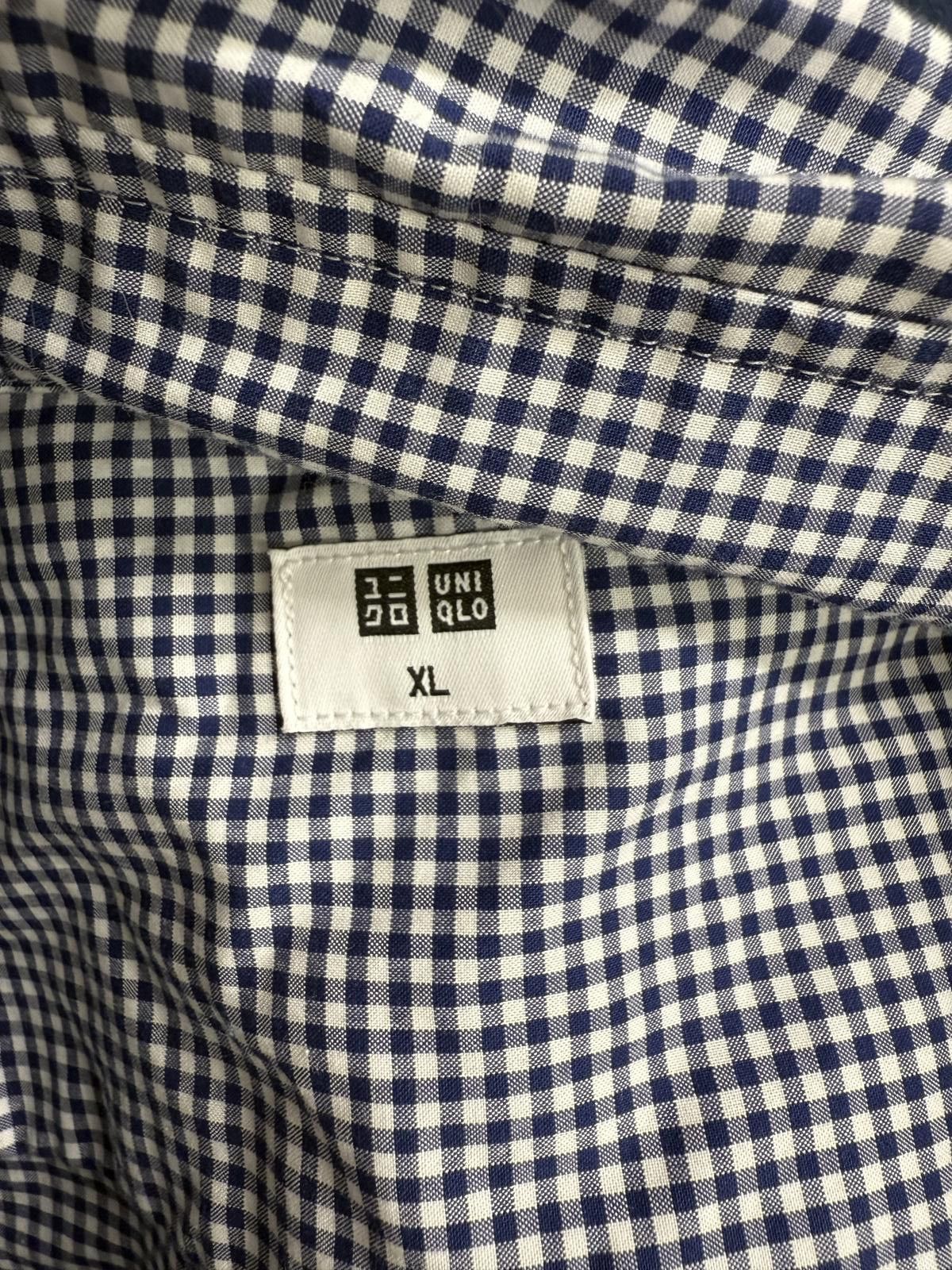 Uniqlo Uniqlo Men's XL Blue and White Checkered Button-Down Shirt Size US XL / EU 56 / 4 - 2 Thumbnail