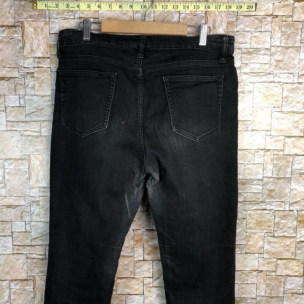 Uniqlo Uniqlo Jeans Black Denim Pants #7596 Size US 31 - 15 Thumbnail