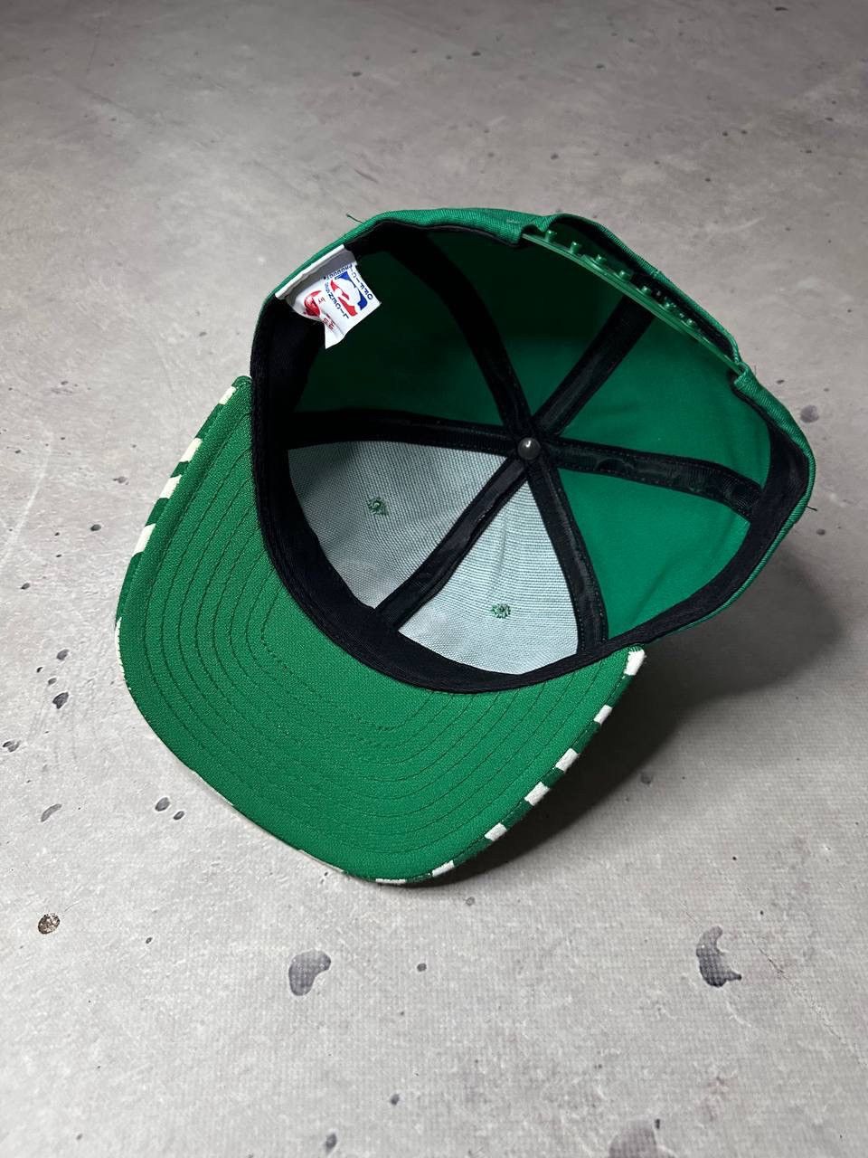 NBA × Vintage Larry Bird Boston Celtics Made in USA SnapBack Cap Rare 90s Size ONE SIZE - 8 Thumbnail