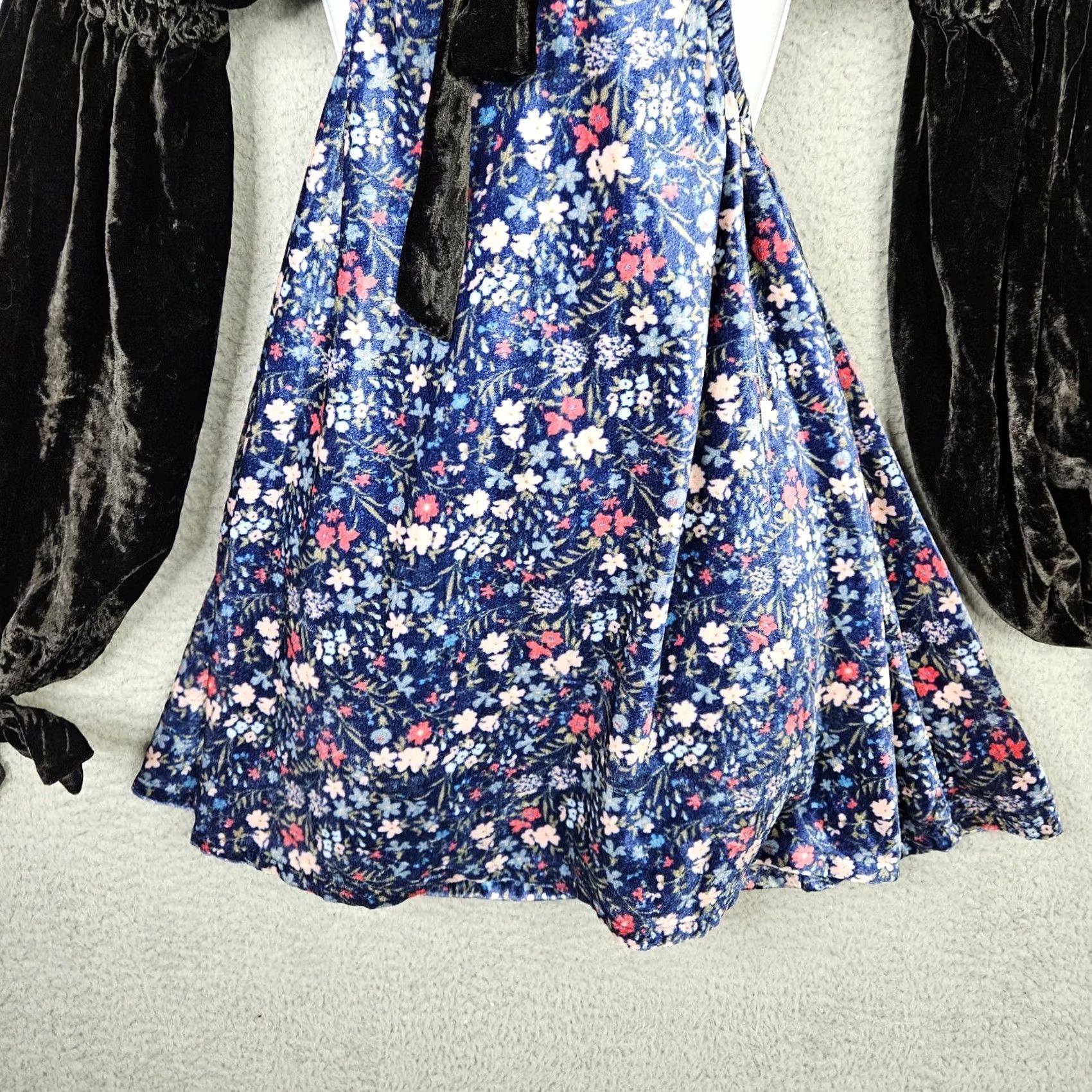 Vintage Tularosa Mini Dress Black Floral Velvet Carmella Size XXS Womens Size XXS / US 00 / IT 34 - 4 Thumbnail