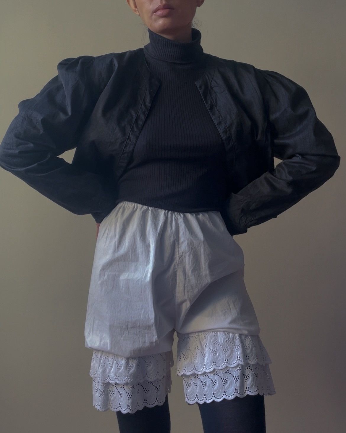 Other VINTAGE SILK BLACK CROPPED PUFF SLEEVE BOLERO JACKET Size M / US 6-8 / IT 42-44 - 3 Thumbnail
