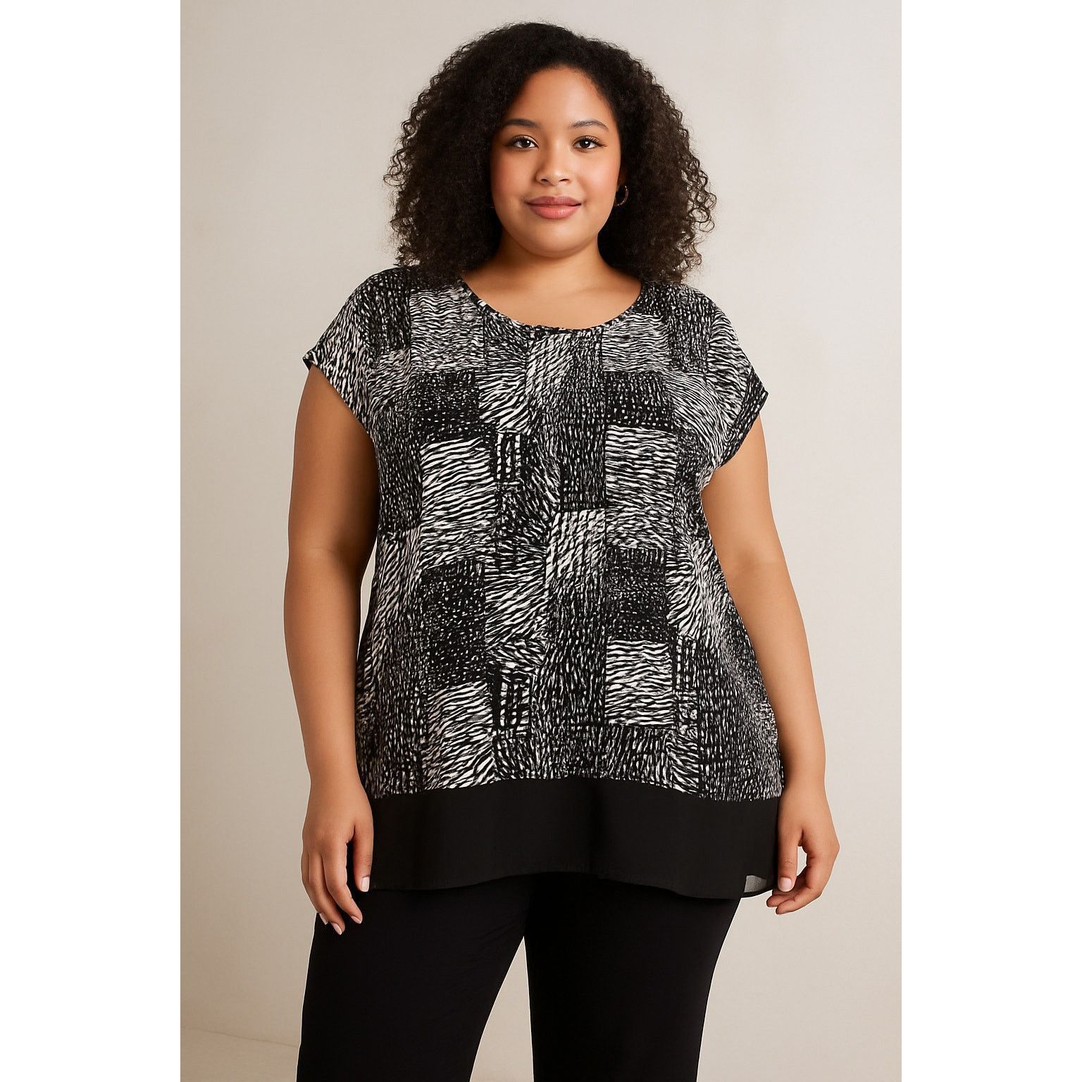 Other Chic Abstract Animal Print Black White Sheer Hem 18/20W Size XXL / US 16-18 / IT 52-54 - 1 Thumbnail