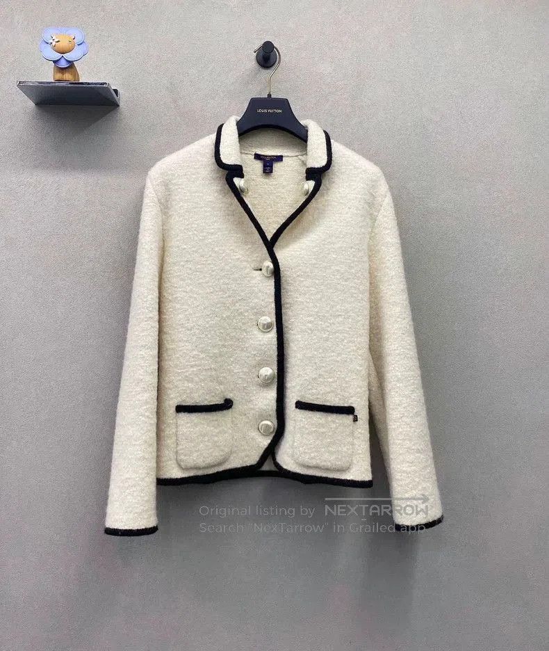 Louis Vuitton Louis Vuitton White Pearl Button Jacket. Size US S / EU 44-46 / 1 - 2 Thumbnail