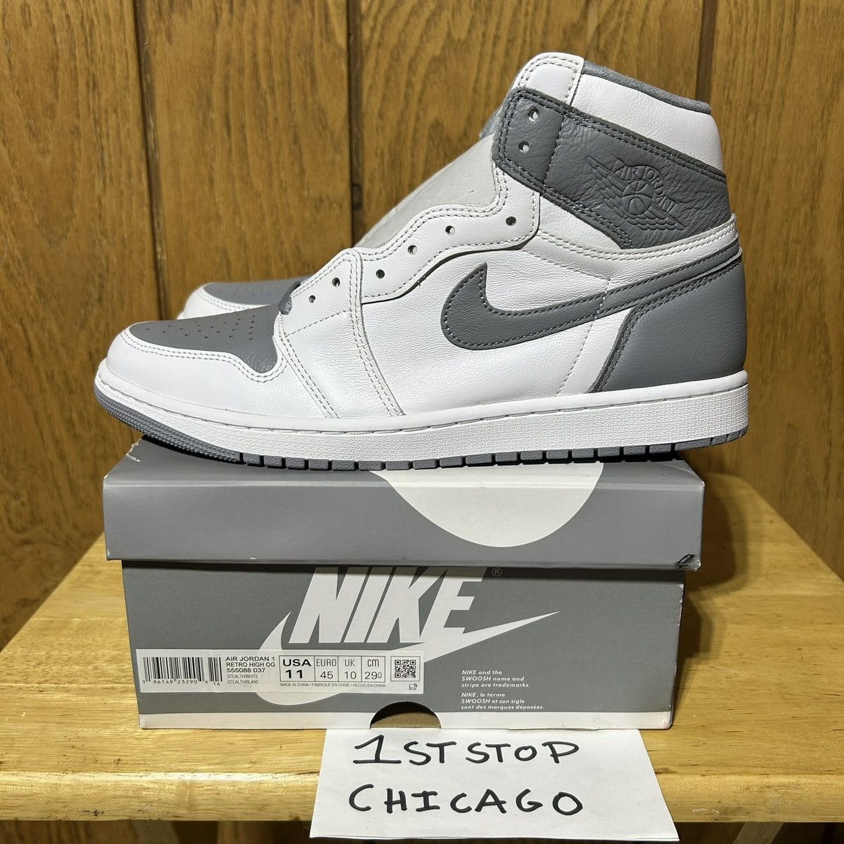 Nike Nike Air Jordan 1 Retro High OG White 555088-037 Mens 11 NEW Size US 11 / EU 44 - 3 Thumbnail