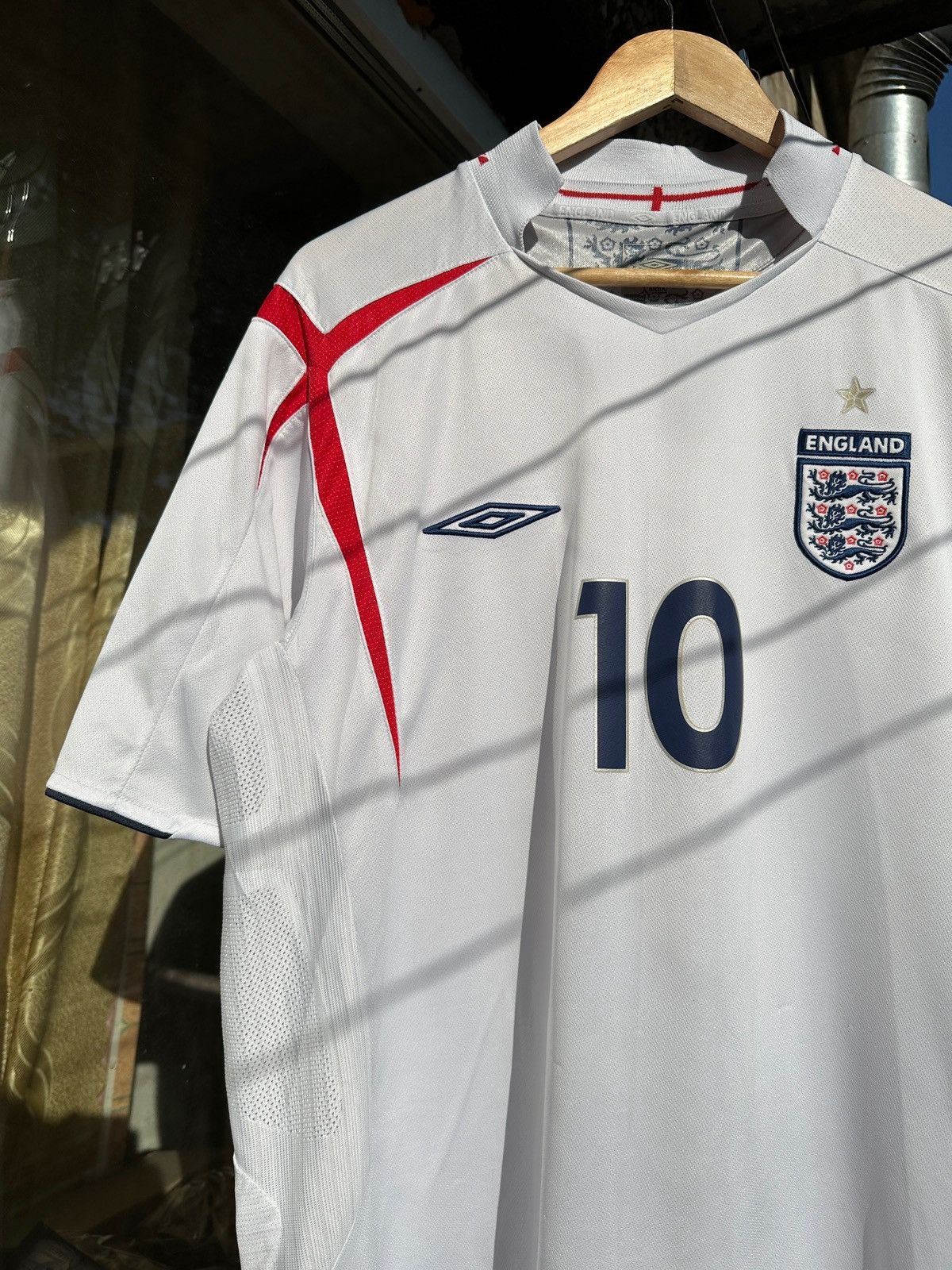 Umbro 2006 Vintage Umbro England Michael Owen Home Soccer Jersey Size US XL / EU 56 / 4 - 3 Thumbnail