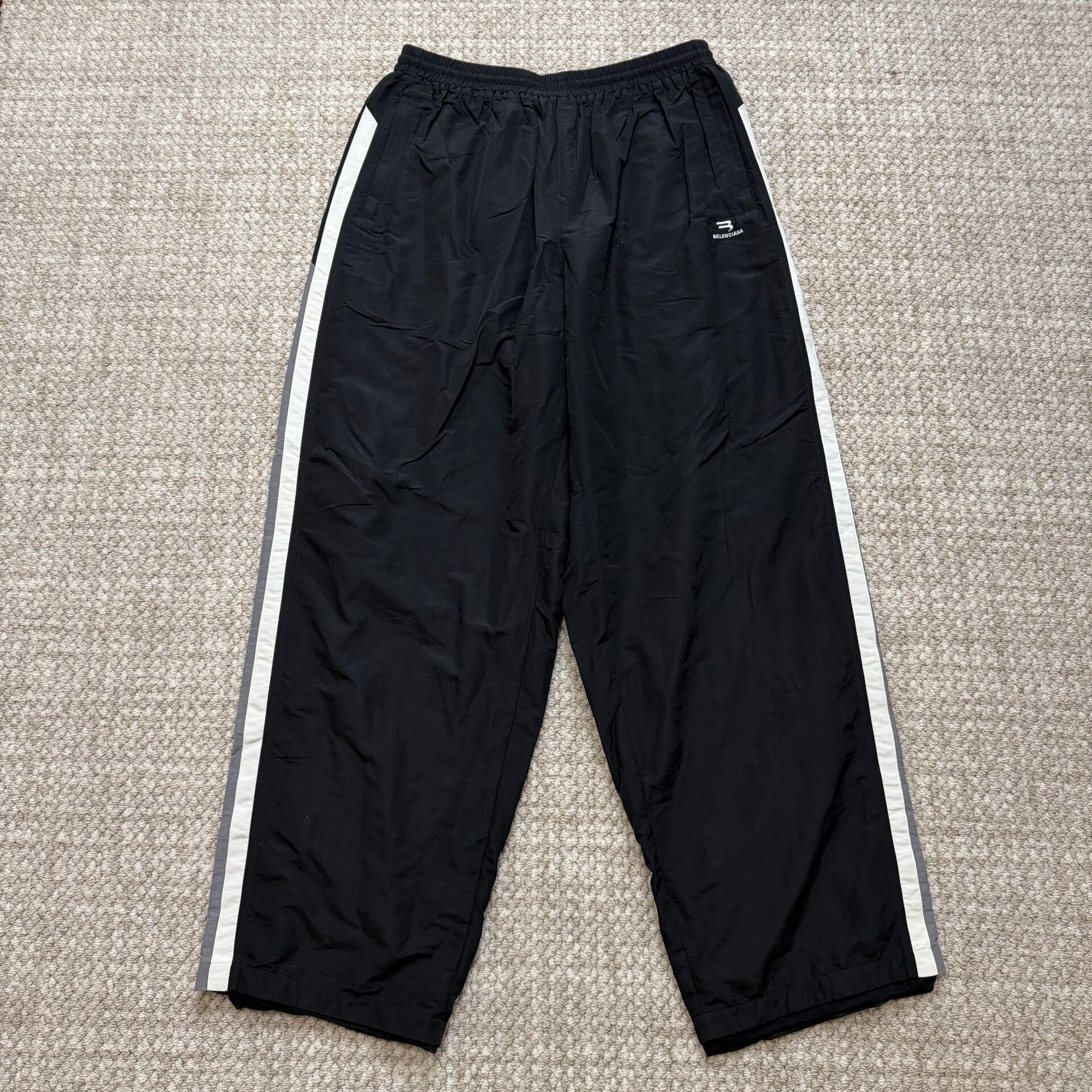 Balenciaga balenciaga sporty b sweatpants joggers black | Grailed