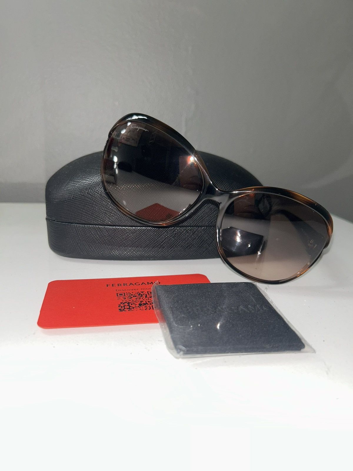 Salvatore Ferragamo Salvatore Ferragamo SF770SA Havana Brown Tortoise Sunglasses Size ONE SIZE - 12 Thumbnail