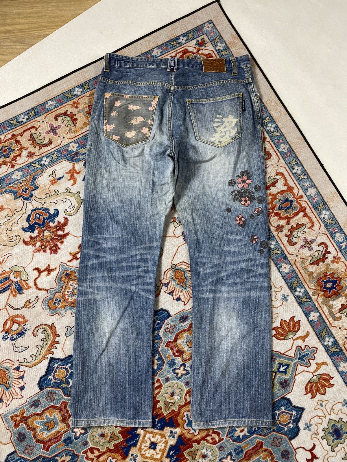 Karakuri Tamashii Flowers Distressed jeans pants Size US 35 - 12 Thumbnail