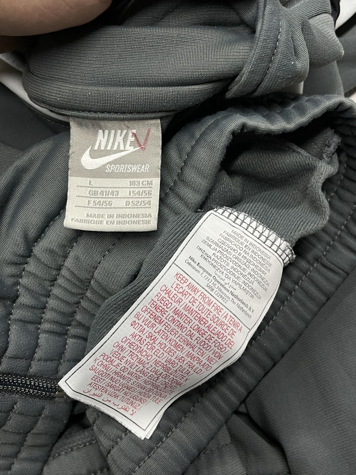 Nike Vintage Nike Sportswear Track Jacket Grey Drill Y2K ACG TN Size US L / EU 52-54 / 3 - 9 Thumbnail