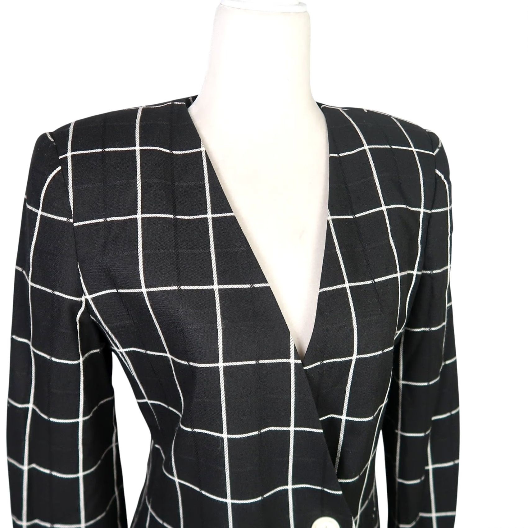 Vintage VINTAGE 90s Casual Corner plaid blazer jacket Women 6P Black White Windowpane grid Button Long Sleeve Short Length Kid? No, Women Size M / US 6-8 / IT 42-44 - 2 Thumbnail