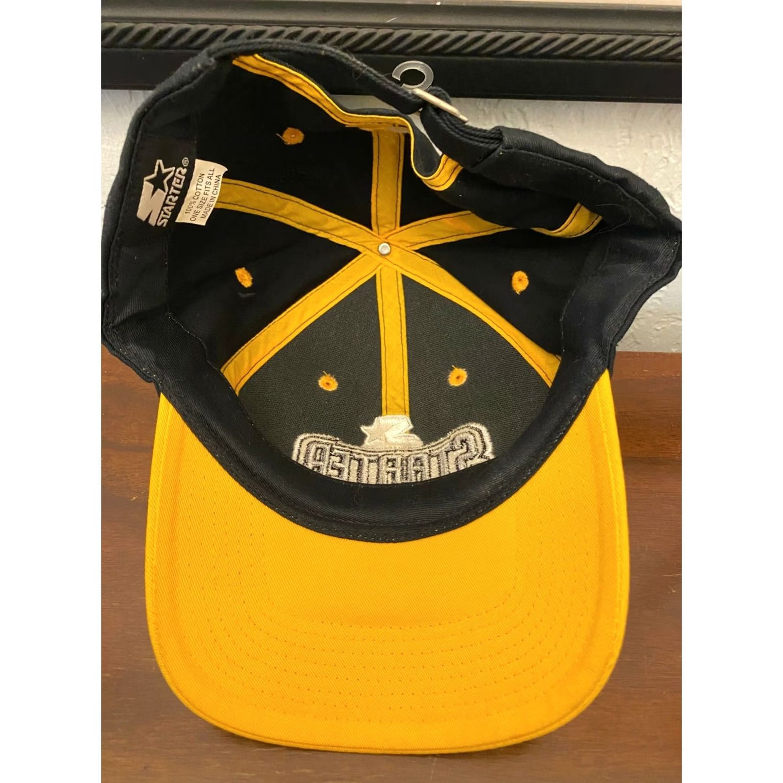 Starter VTG STARTER Athletics Logo Strapback Hat black White 90s Hip Hop Mens Caps Size One Size Size ONE SIZE - 4 Thumbnail