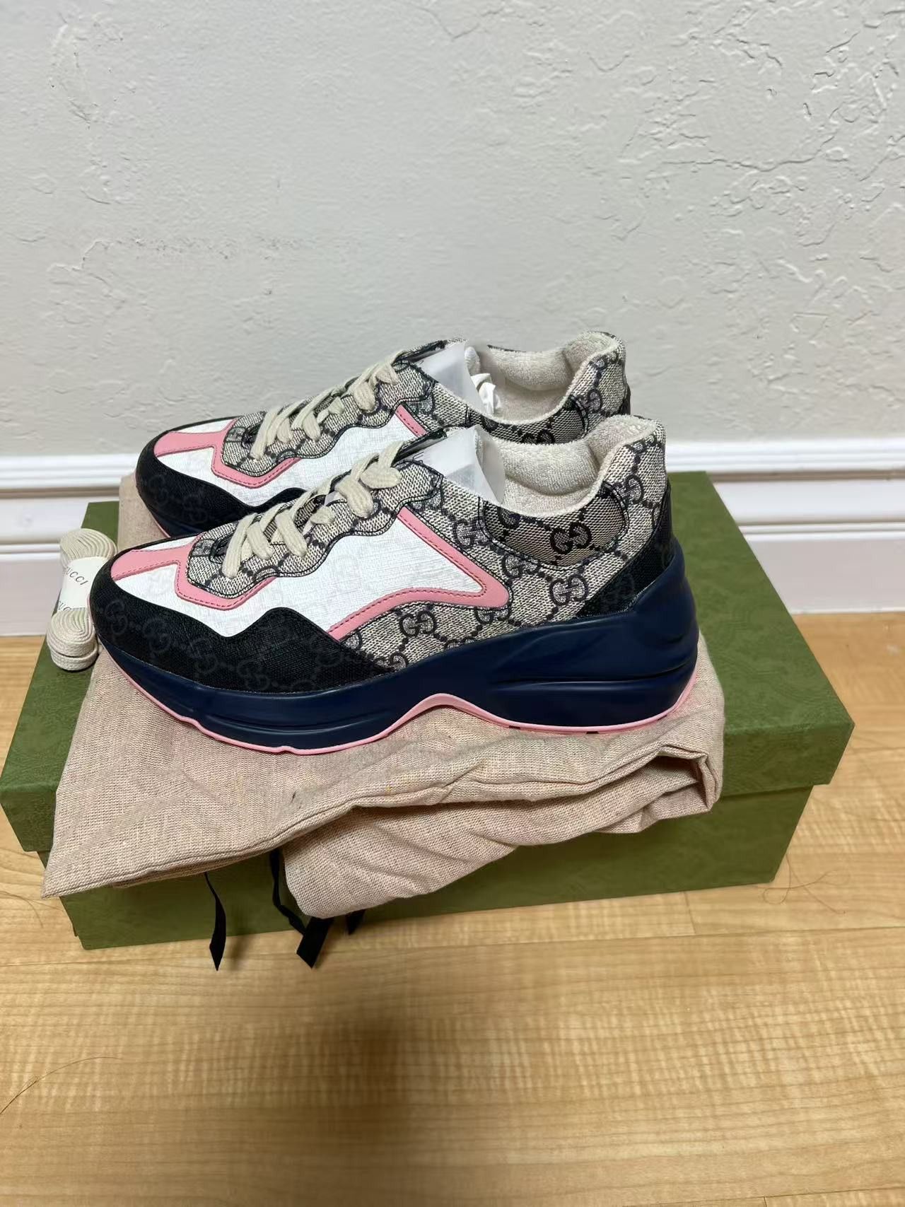 Gucci Gucci Rhyton Sneaker Beige Blue Monogram (Women's) Size US 6 / IT 36 - 5 Thumbnail