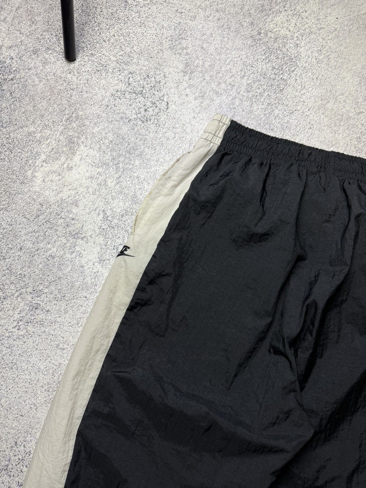 Nike Vintage Nike Nylon Drill Pants Y2K Black Size US 34 / EU 50 - 14 Thumbnail