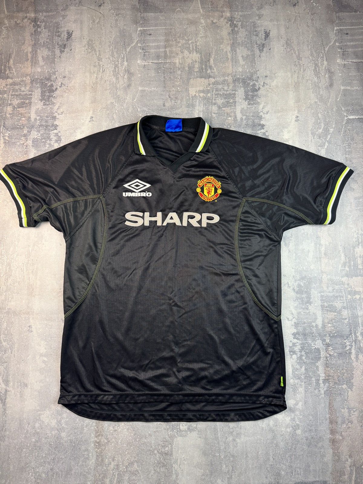 Umbro Umbro Manchester United 1998/99 Football Shirt Soccer Jersey Size US XL / EU 56 / 4 - 1 Thumbnail