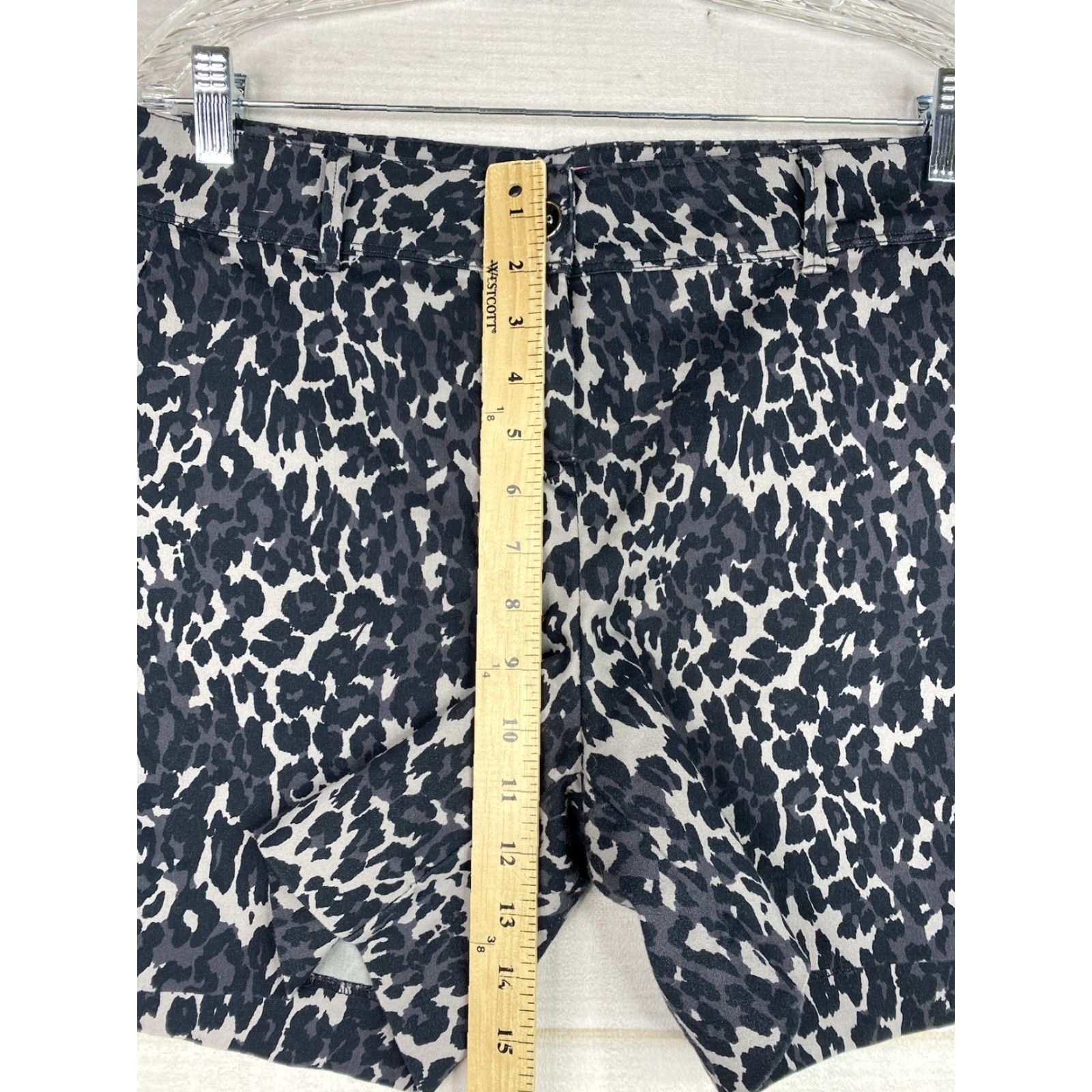 Isaac Mizrahi Isaac Mizrahi Women's Shorts Chino Stretch Casual Regular 12 Multicolor Animal Print Pockets Flat Front Button Zipper High Rise Size 34" / US 12 / IT 48 - 4 Thumbnail