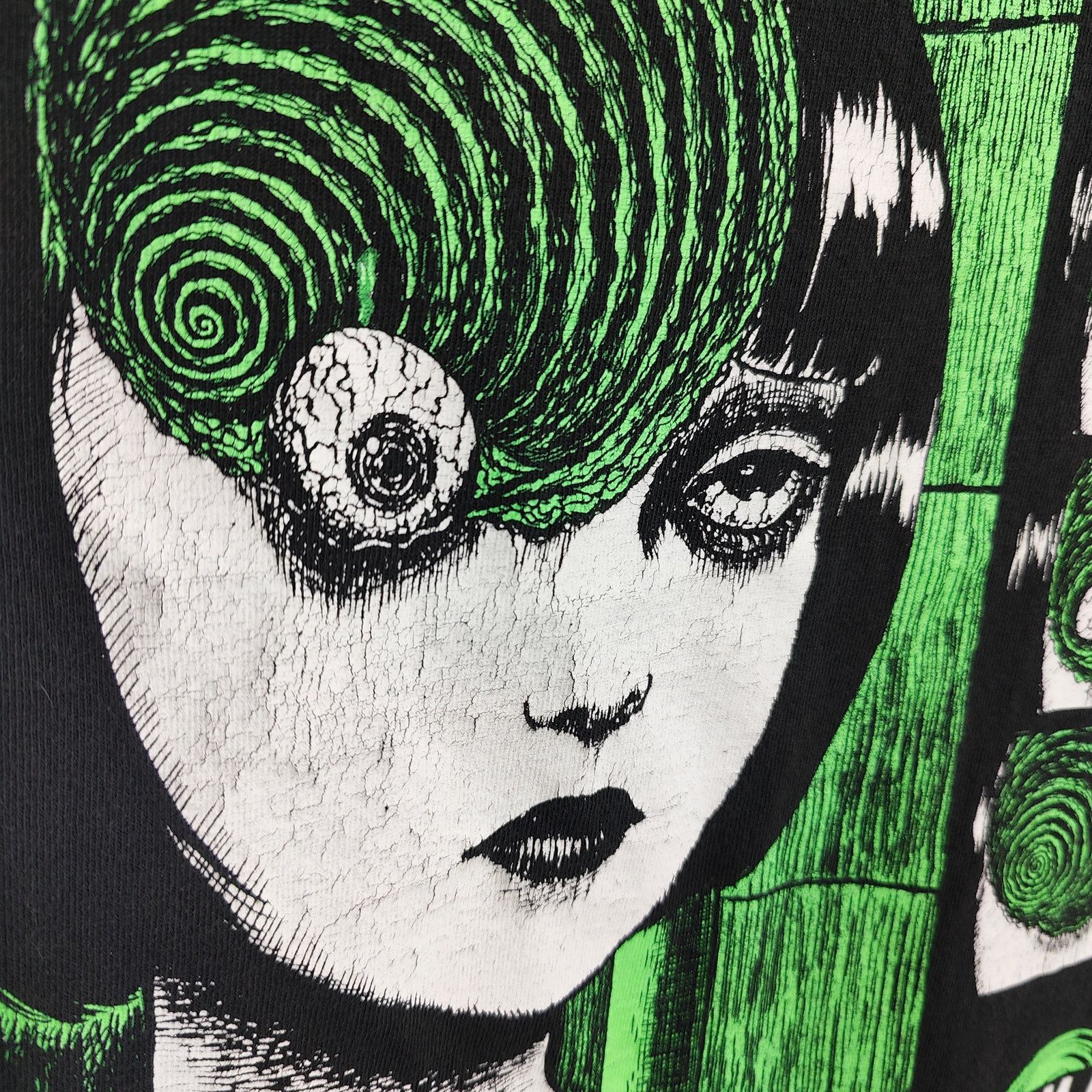 Other Junji Ito Uzumaki Graphic T-Shirt Mens Medium Black Green Size US M / EU 48-50 / 2 - 3 Thumbnail