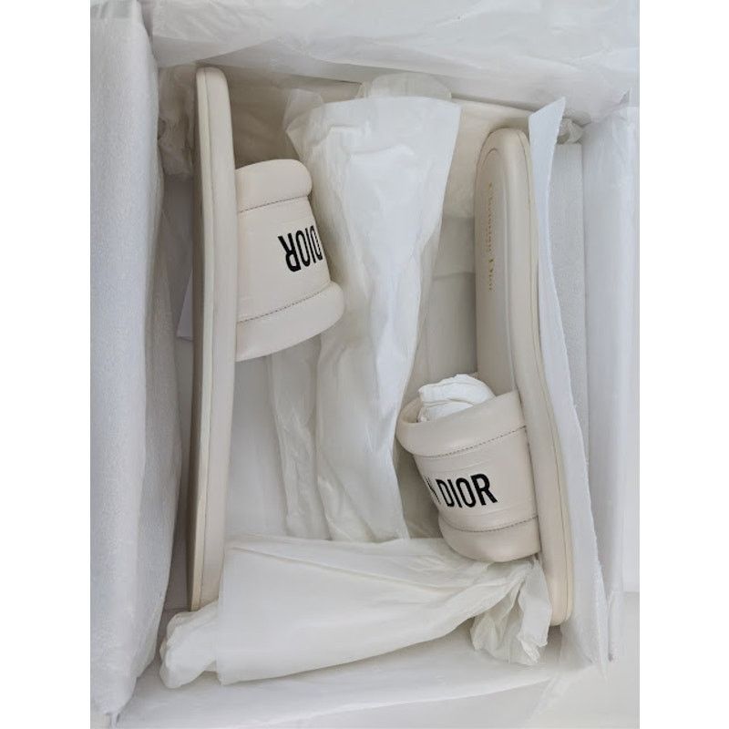 Dior o1rshd1 Every-D Embossed Lambskin Slide Sandal in Off White Size US 7 / EU 40 - 21 Thumbnail