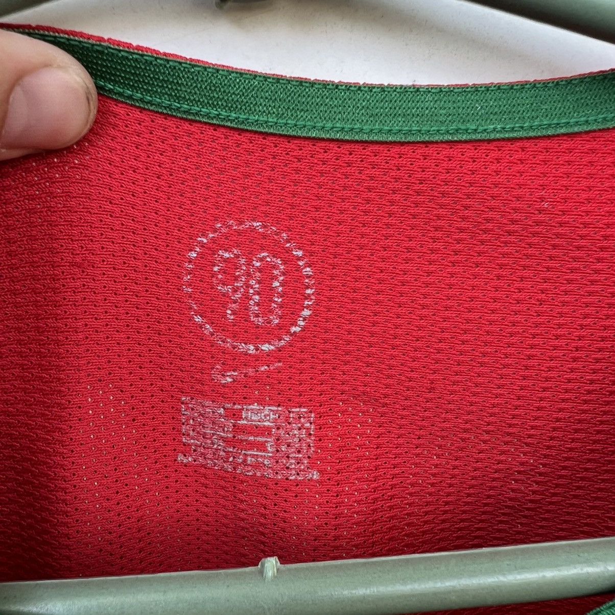 Nike NIKE 2004 CRISTIANO RONALDO PORTUGAL soccer kersey football Size US S / EU 44-46 / 1 - 6 Thumbnail