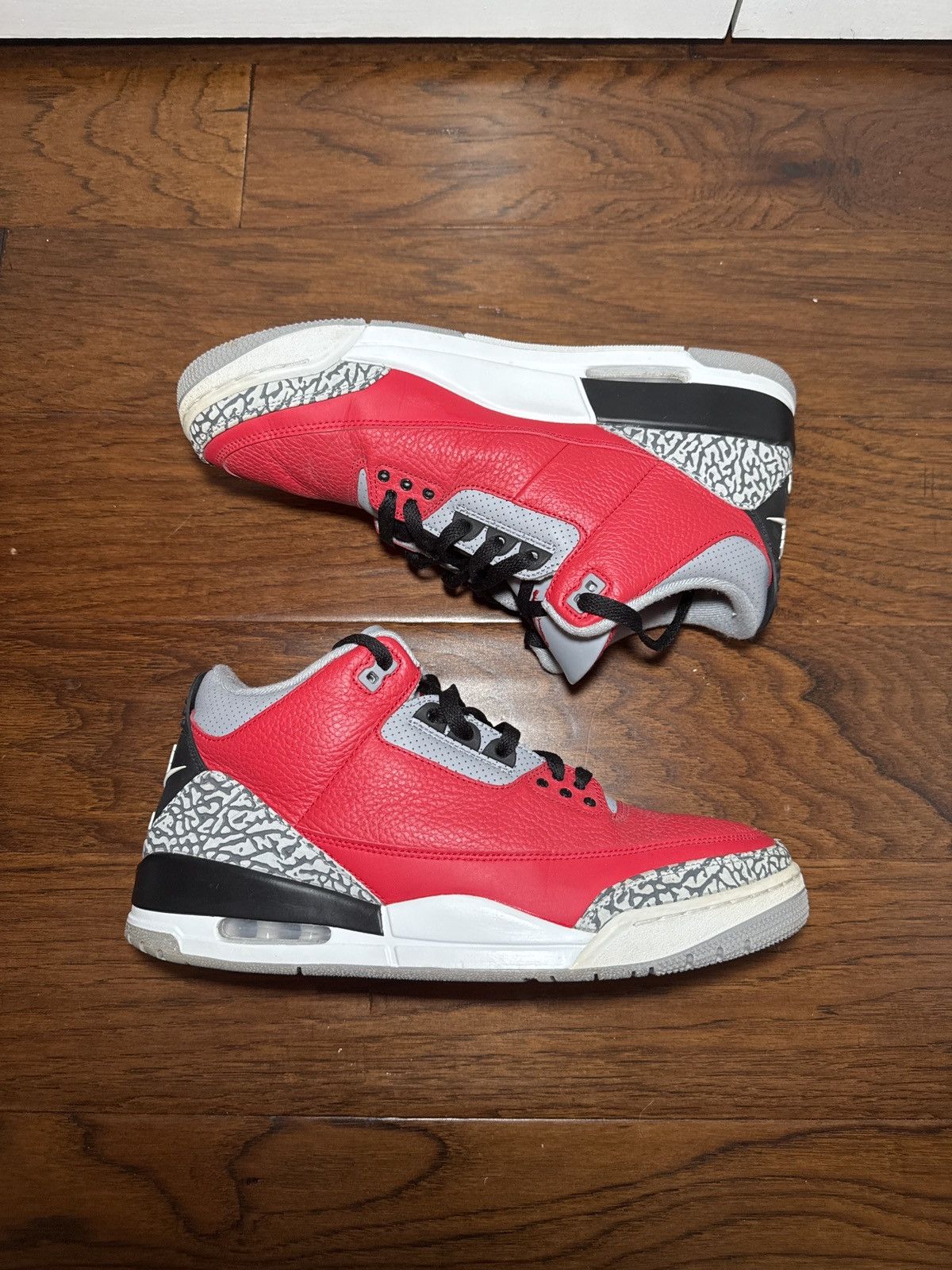 Nike Air Jordan Retro 'Unite' Fire Red