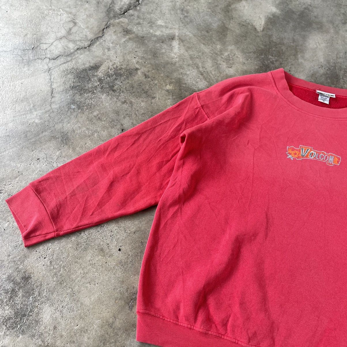 Vintage × Volcom 🔥🔥Vintage Volcom Center Spellout Crewneck Sweatshirts Size US M / EU 48-50 / 2 - 6 Thumbnail
